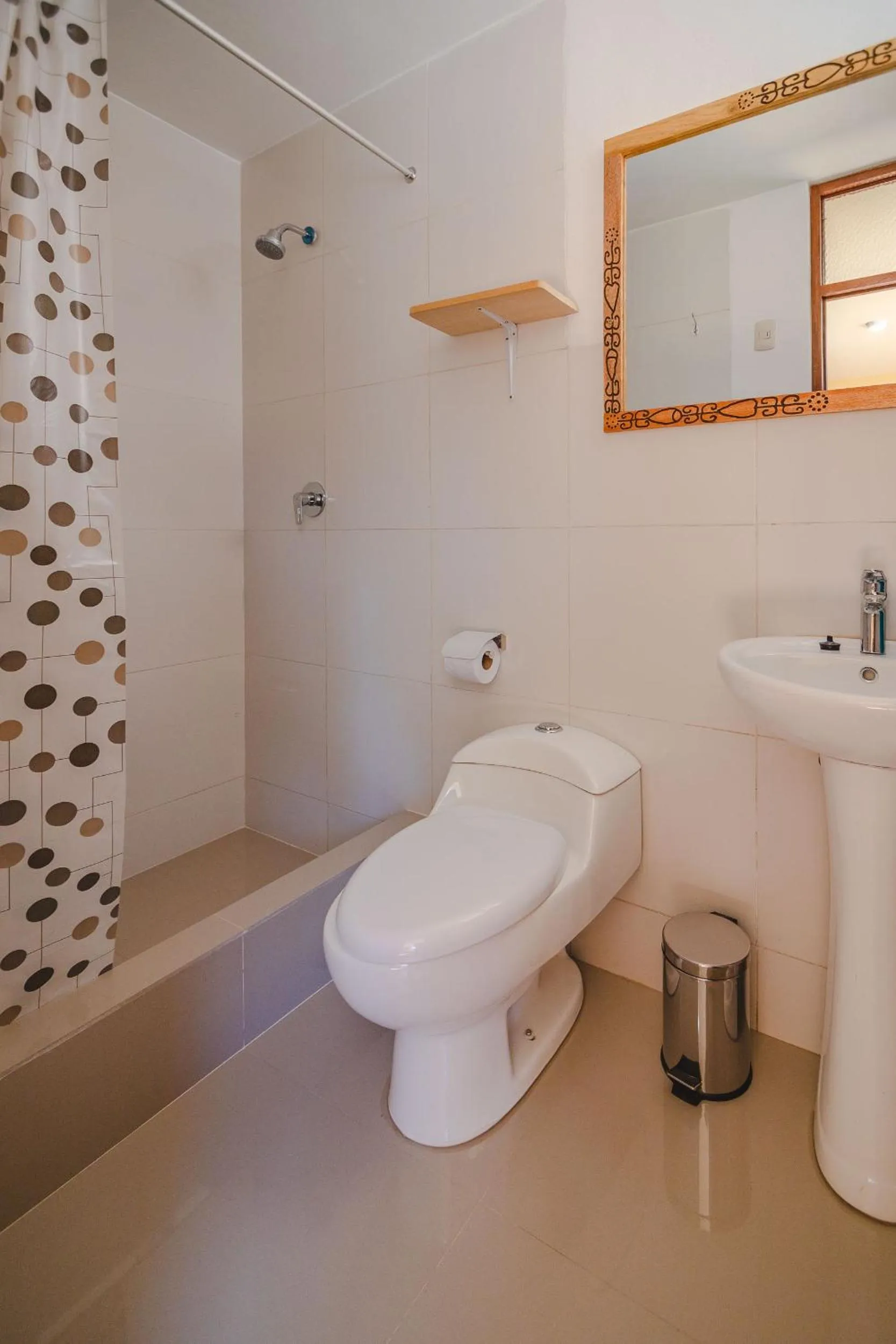 Shower in Le Foyer Colca