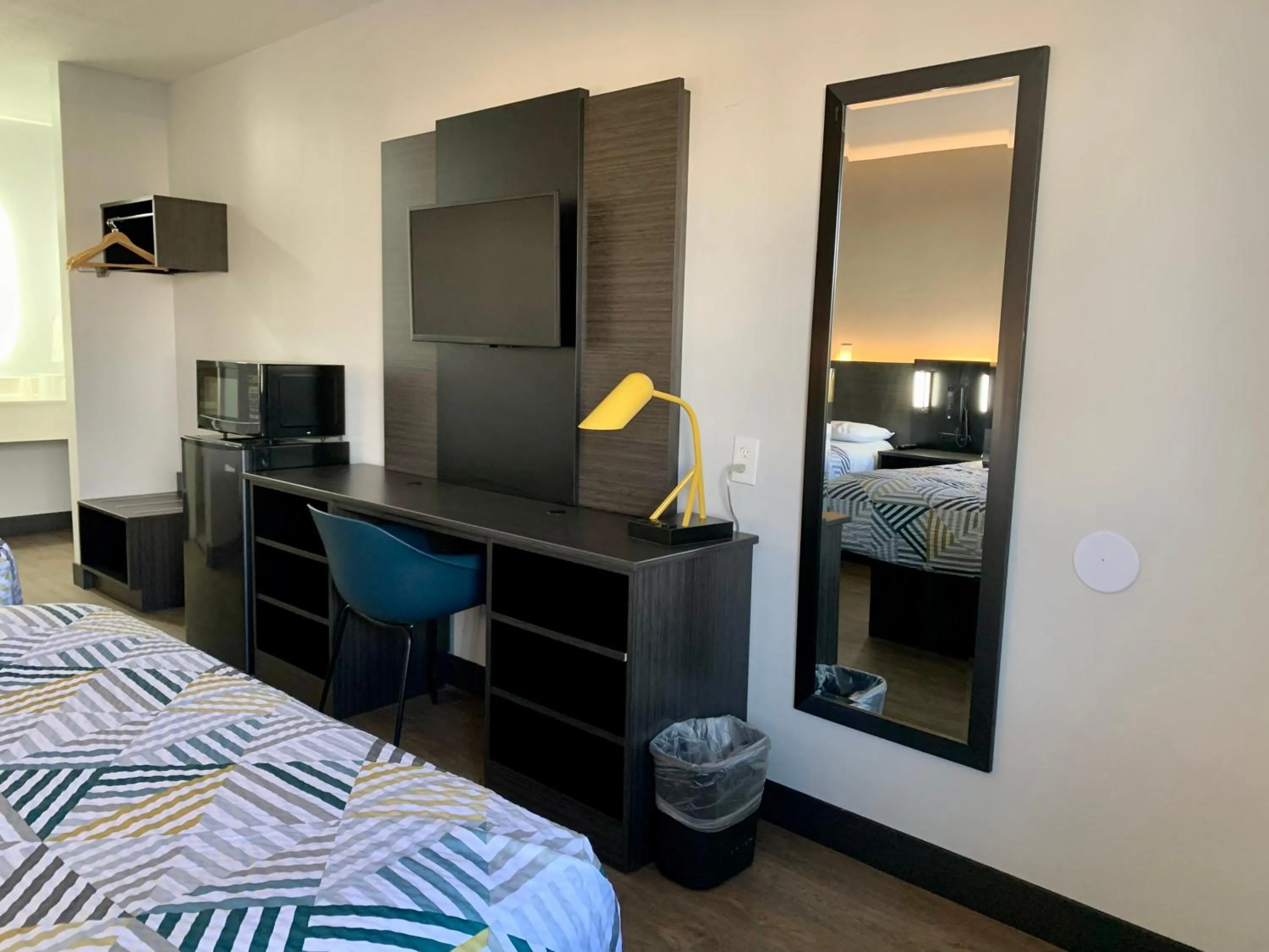 Bedroom, Bed in Motel 6-Ogden, UT - 21st Street