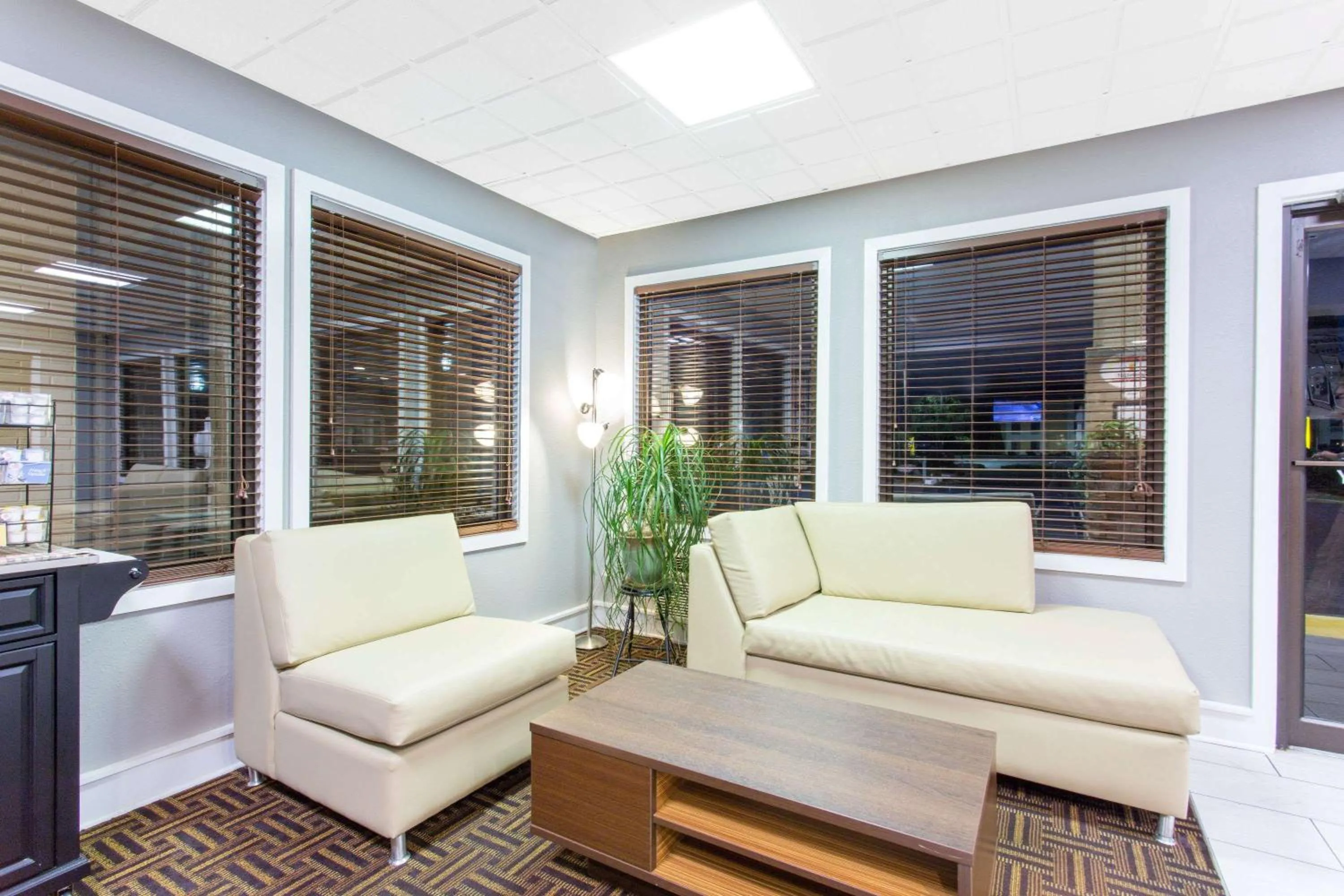 Lobby or reception in Super 8 by Wyndham Wytheville