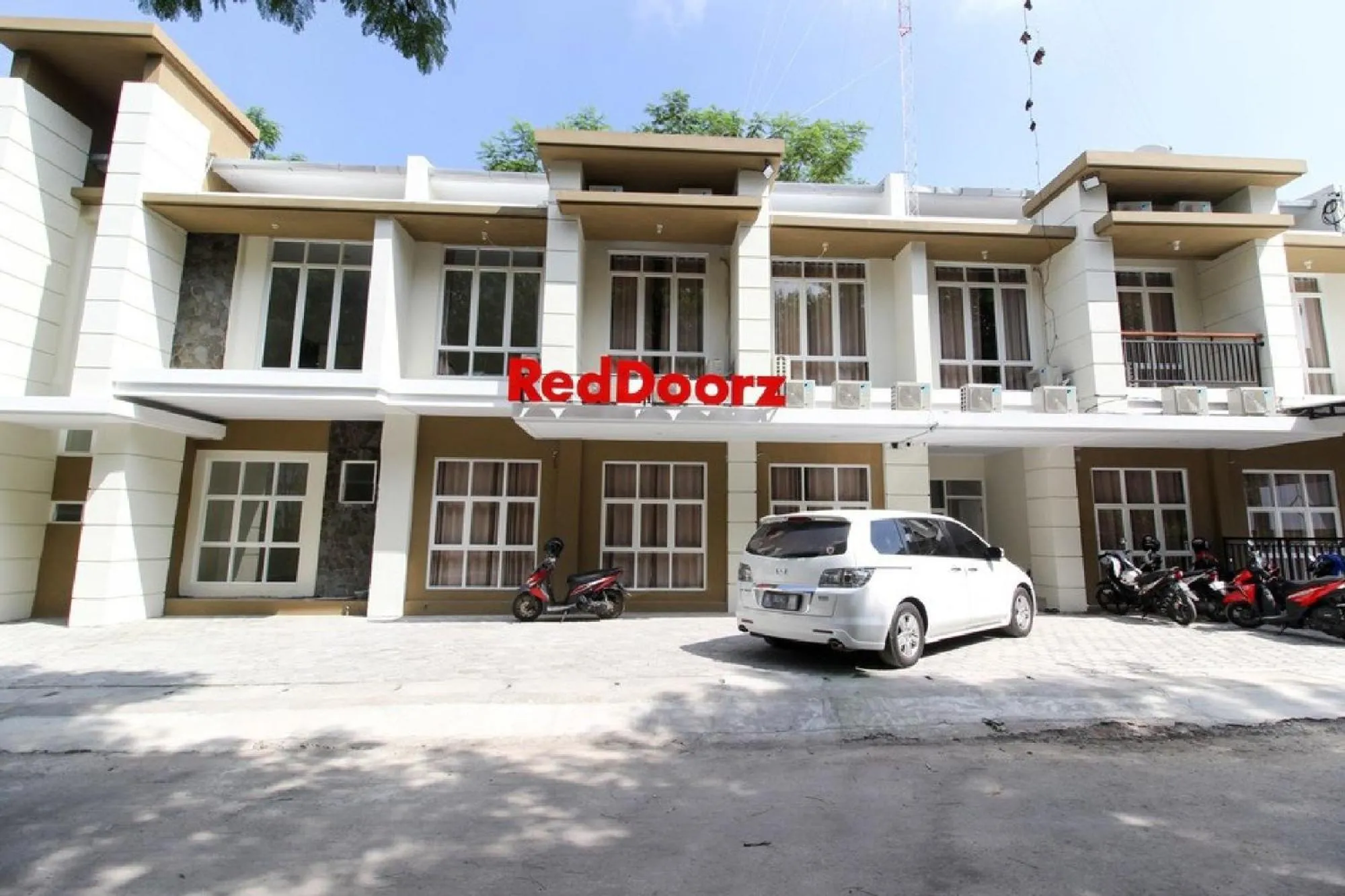 Facade/entrance in RedDoorz near Jogja City Mall 3