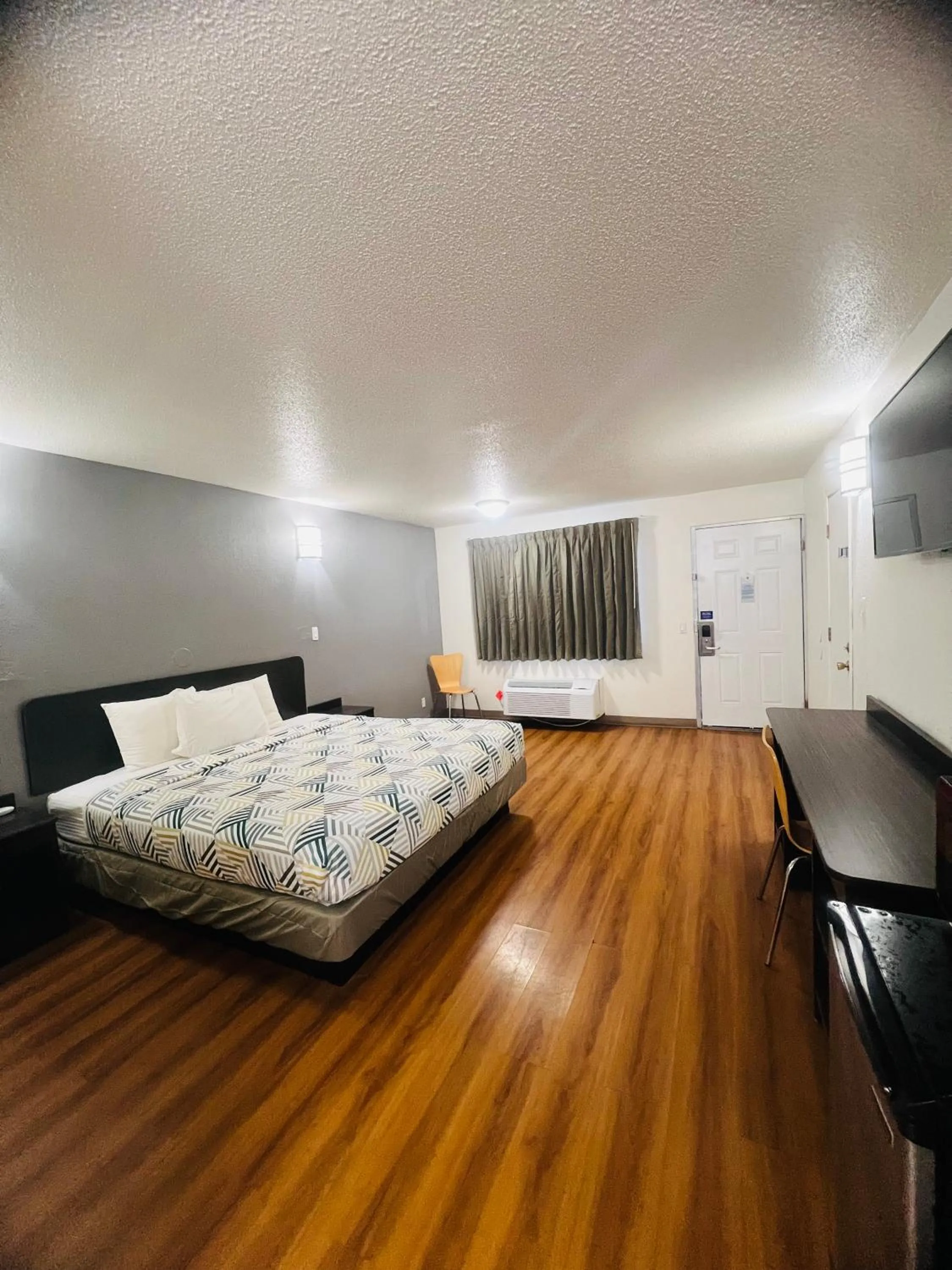 Bedroom, Bed in Motel 6-Brinkley, AR