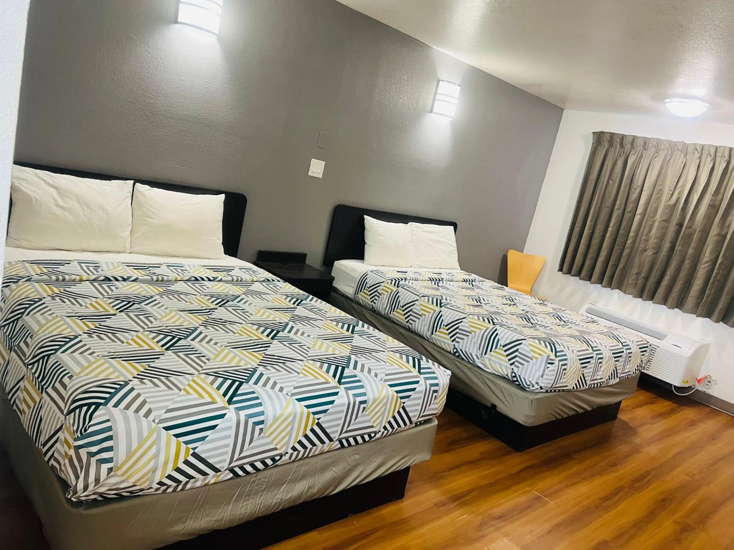 Bedroom, Bed in Motel 6-Brinkley, AR