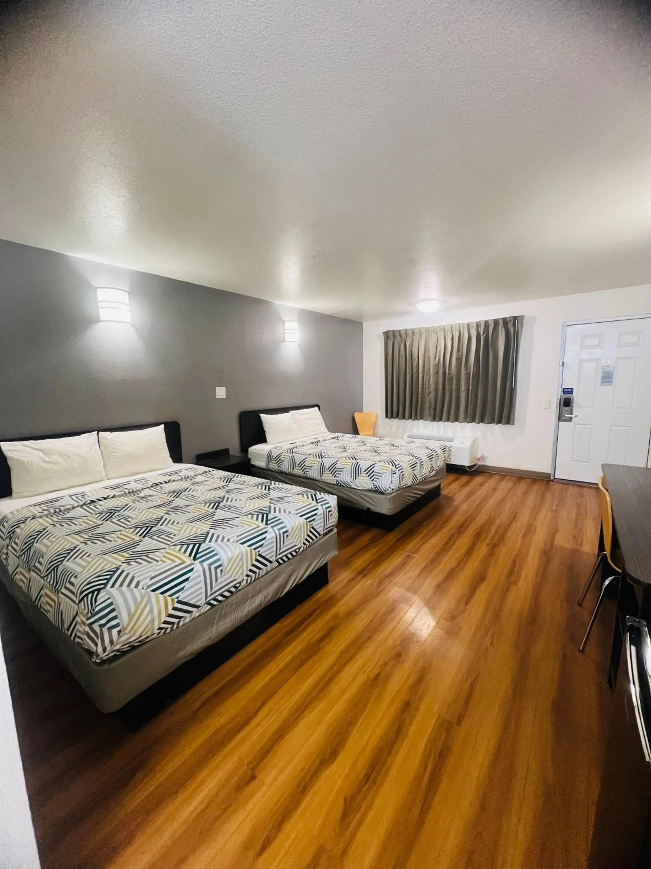 Bedroom, Bed in Motel 6-Brinkley, AR