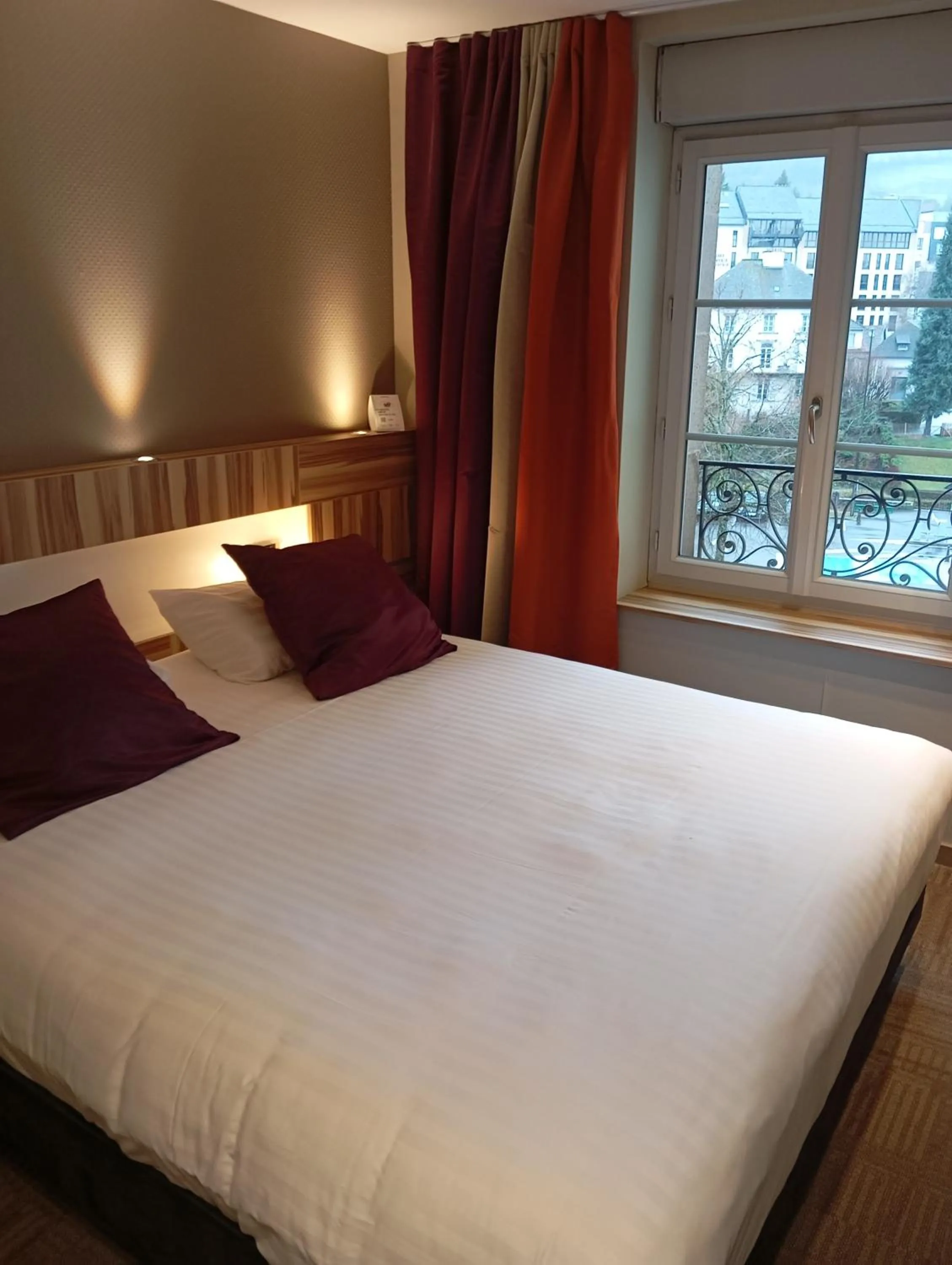 Photo of the whole room, Bed in The Originals Boutique, Grand Hôtel Saint-Pierre, Aurillac
