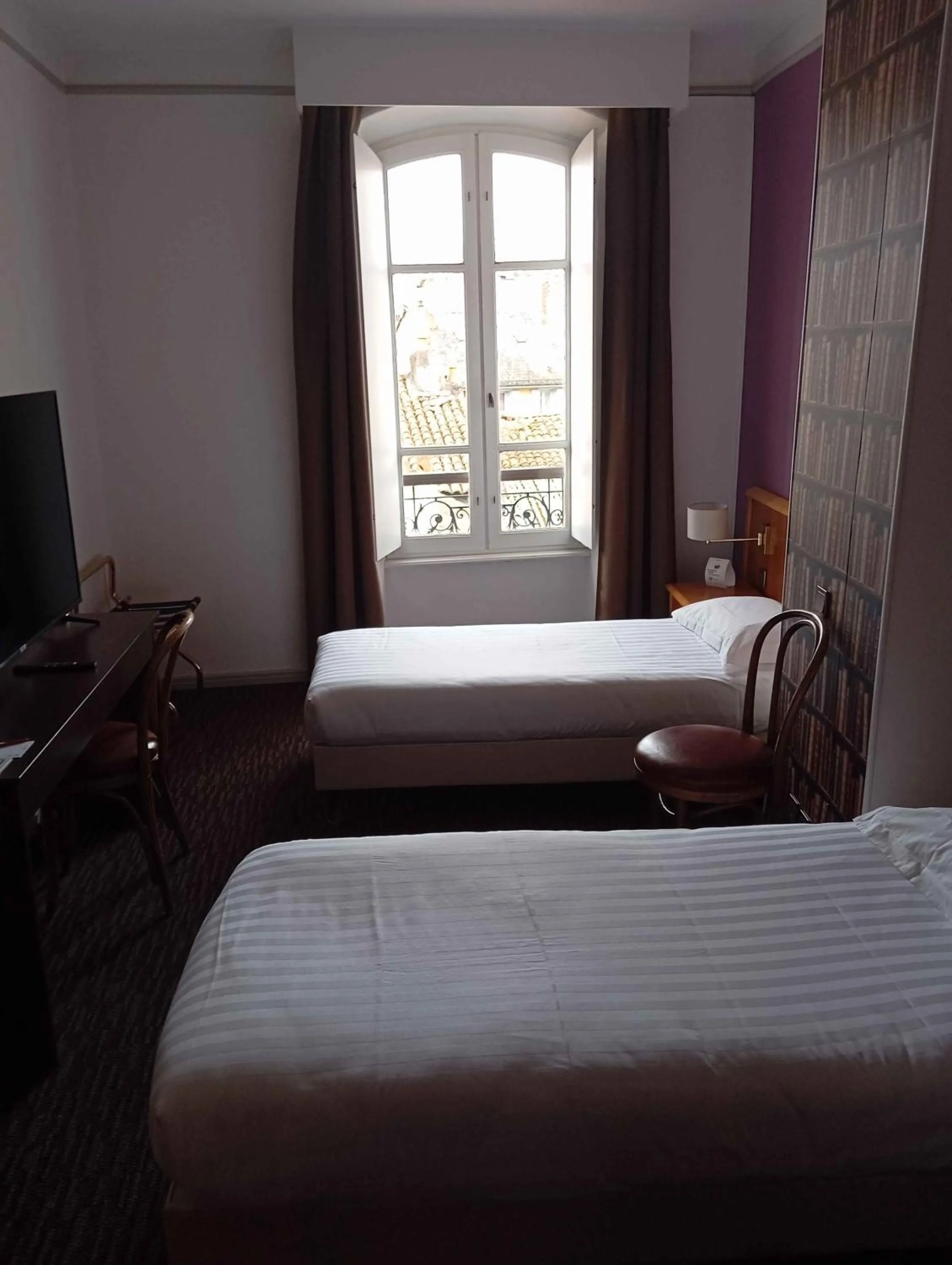 Bed in The Originals Boutique, Grand Hôtel Saint-Pierre, Aurillac