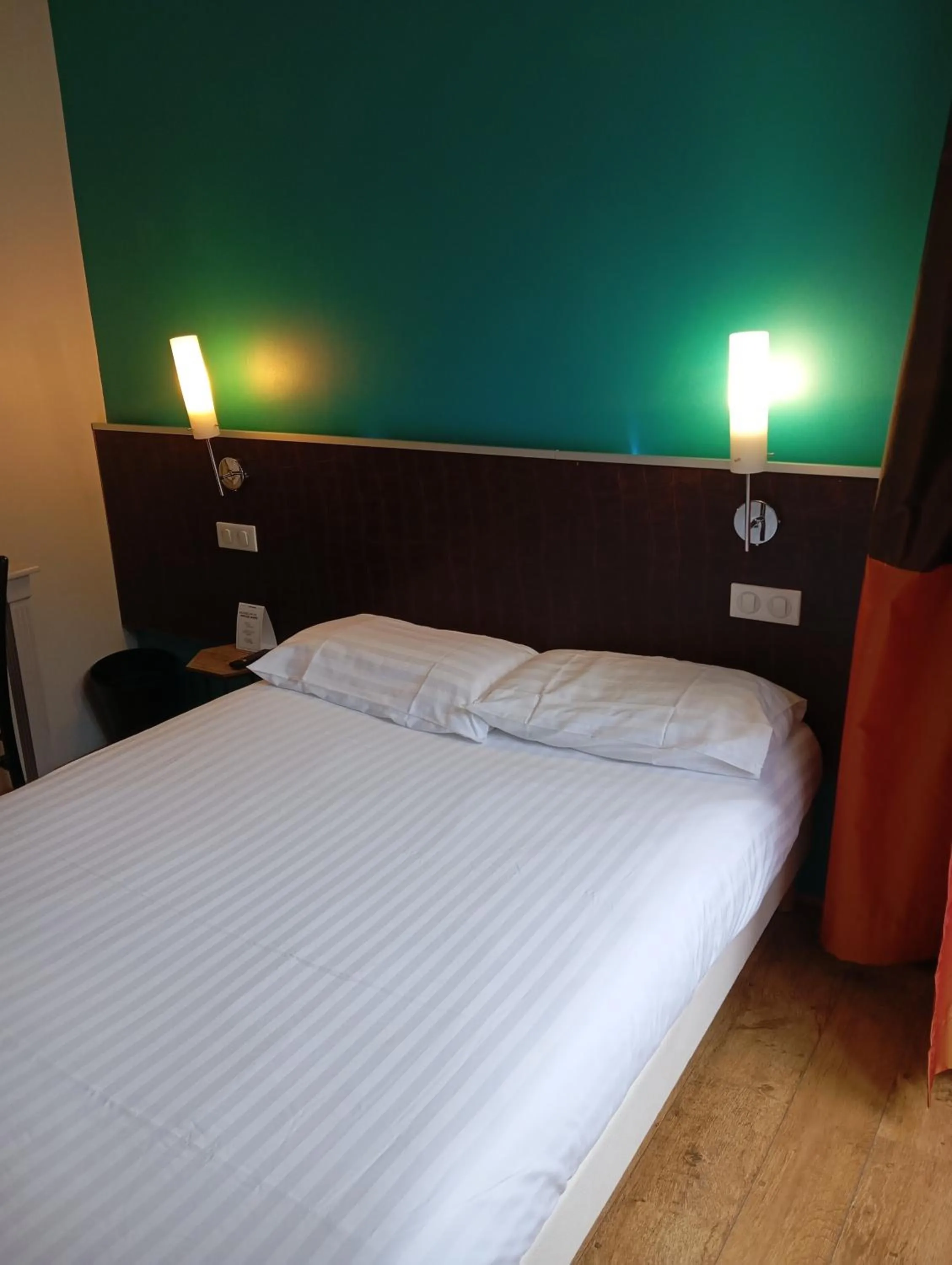 Photo of the whole room, Bed in The Originals Boutique, Grand Hôtel Saint-Pierre, Aurillac