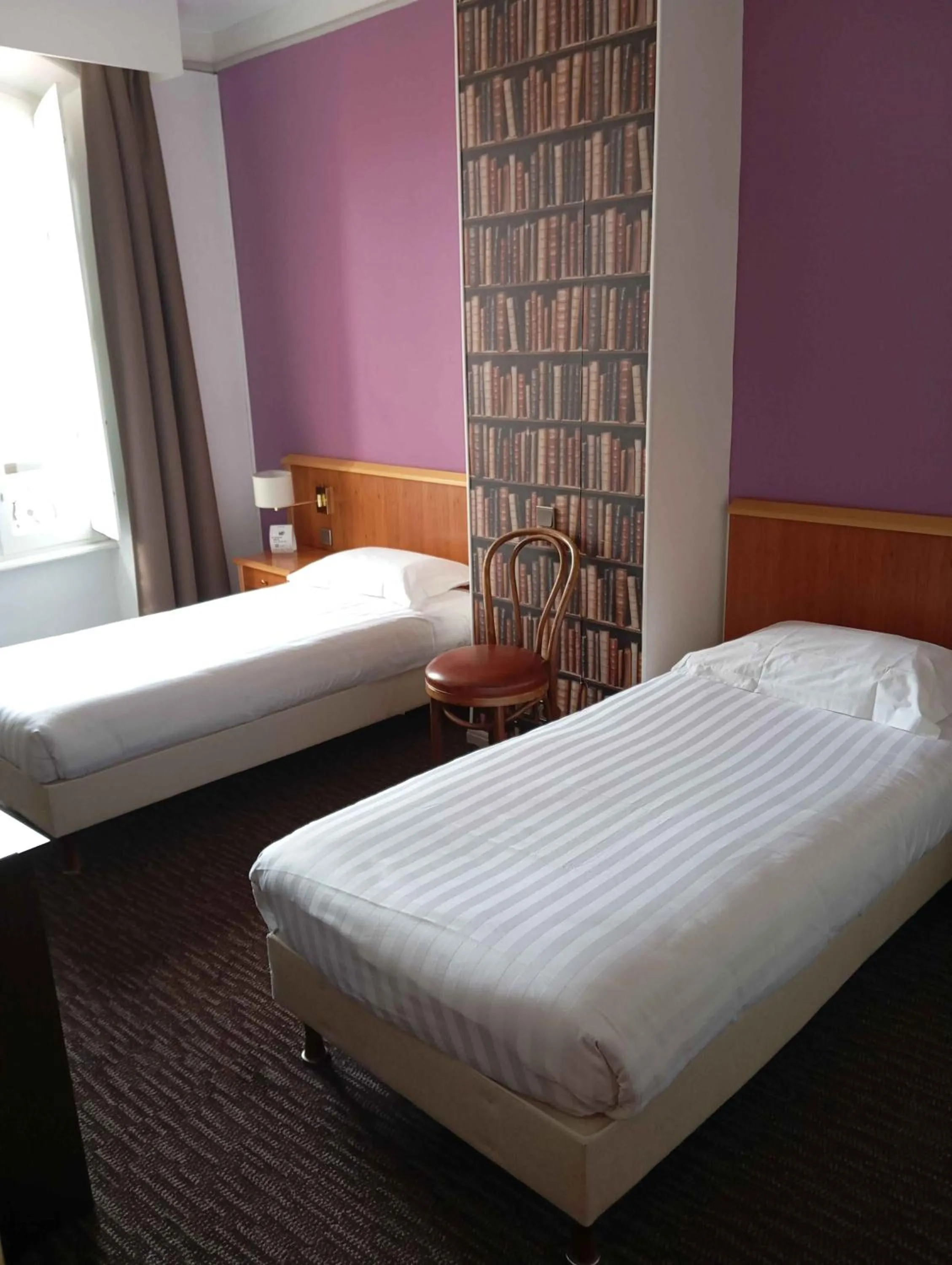 Bed in The Originals Boutique, Grand Hôtel Saint-Pierre, Aurillac