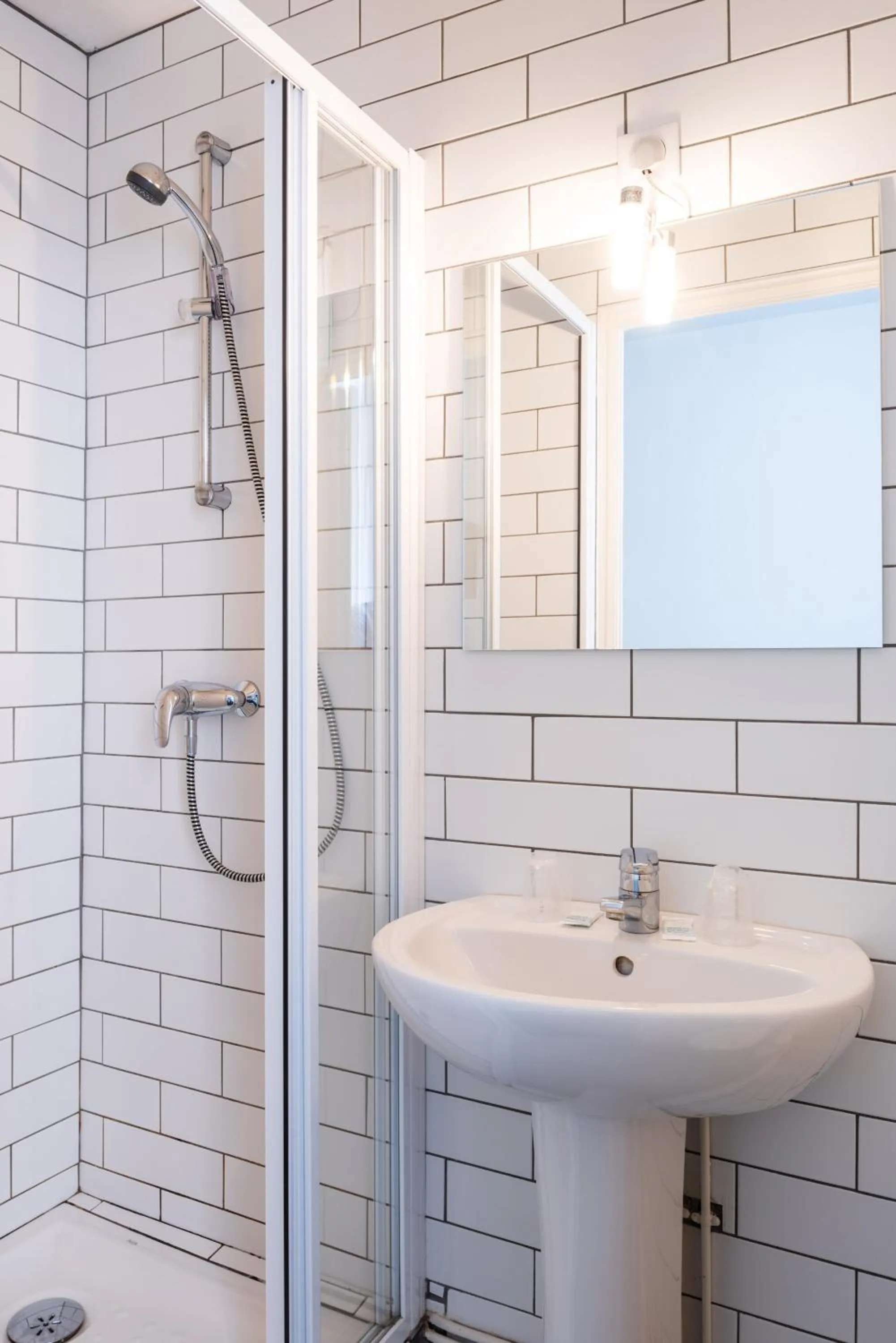 Shower in Au Patio Morand