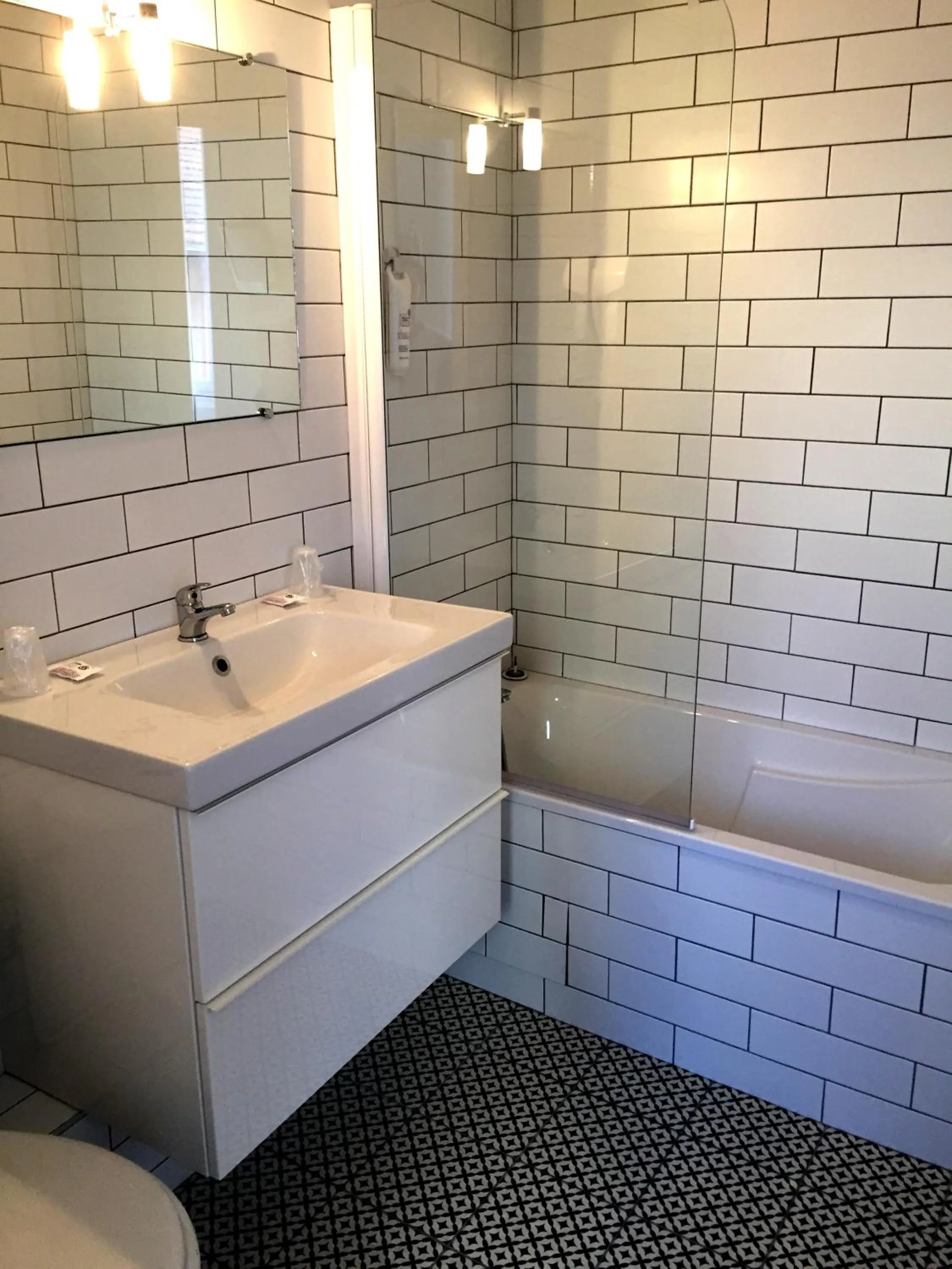 Bathroom in Au Patio Morand