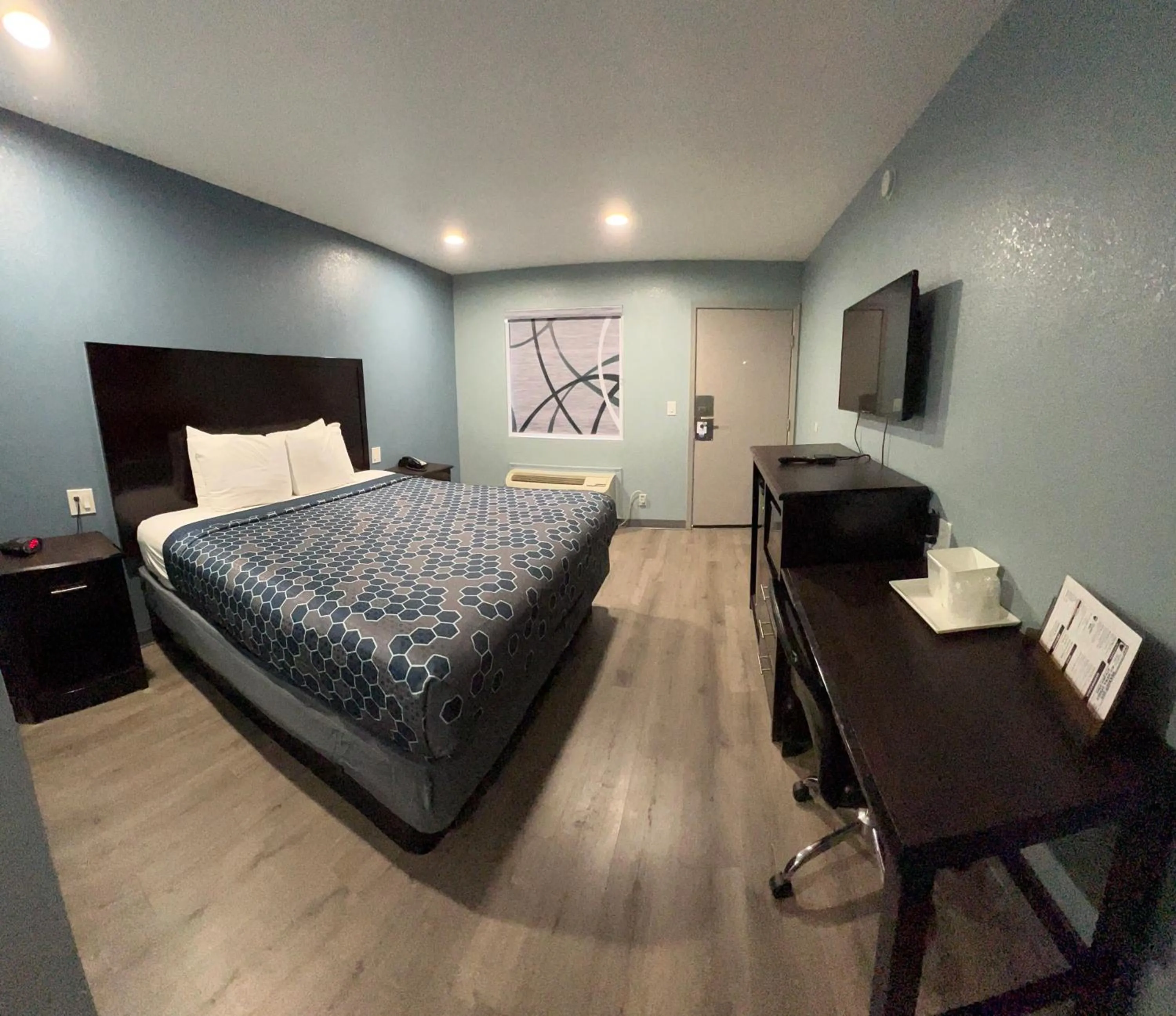 Bed in Ozark Inn