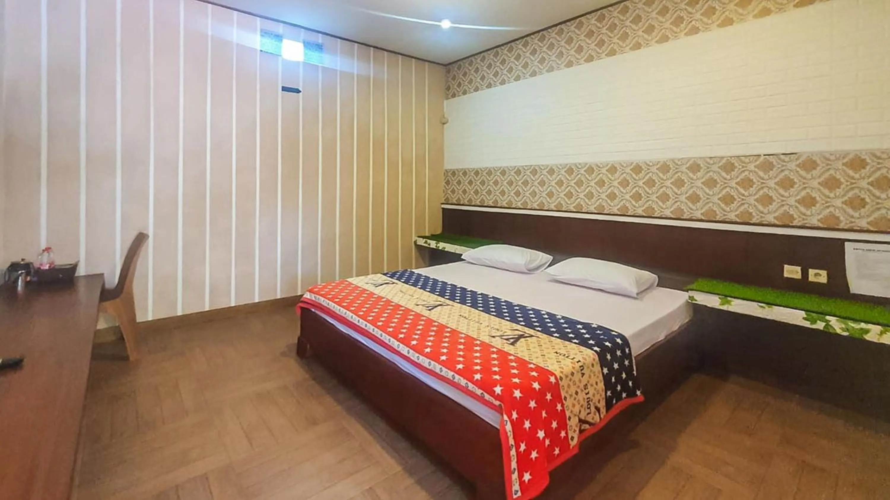 Bedroom, Bed in RedDoorz Syariah at Banyu Asem Banyuwangi