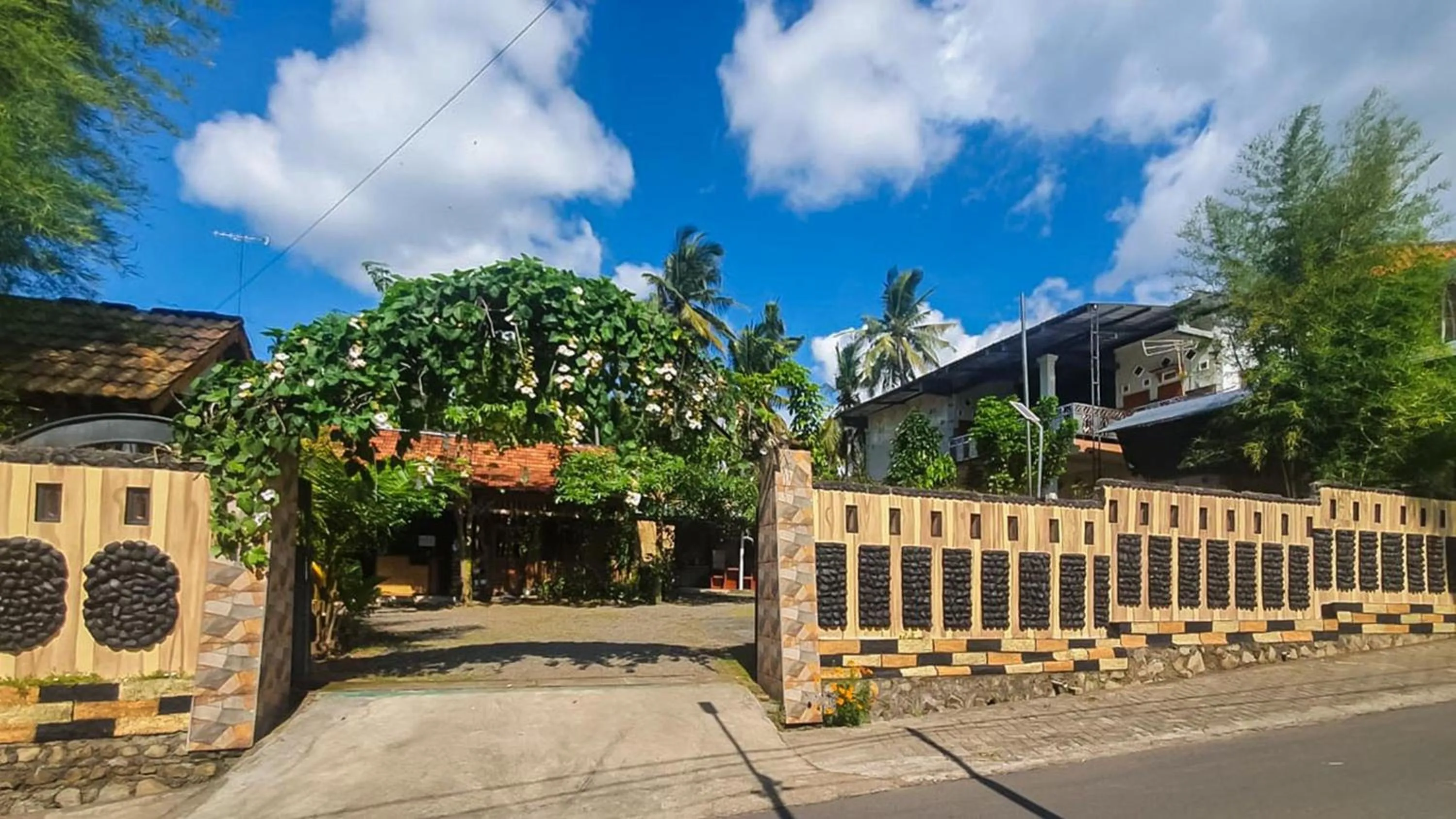 Property building in RedDoorz Syariah at Banyu Asem Banyuwangi