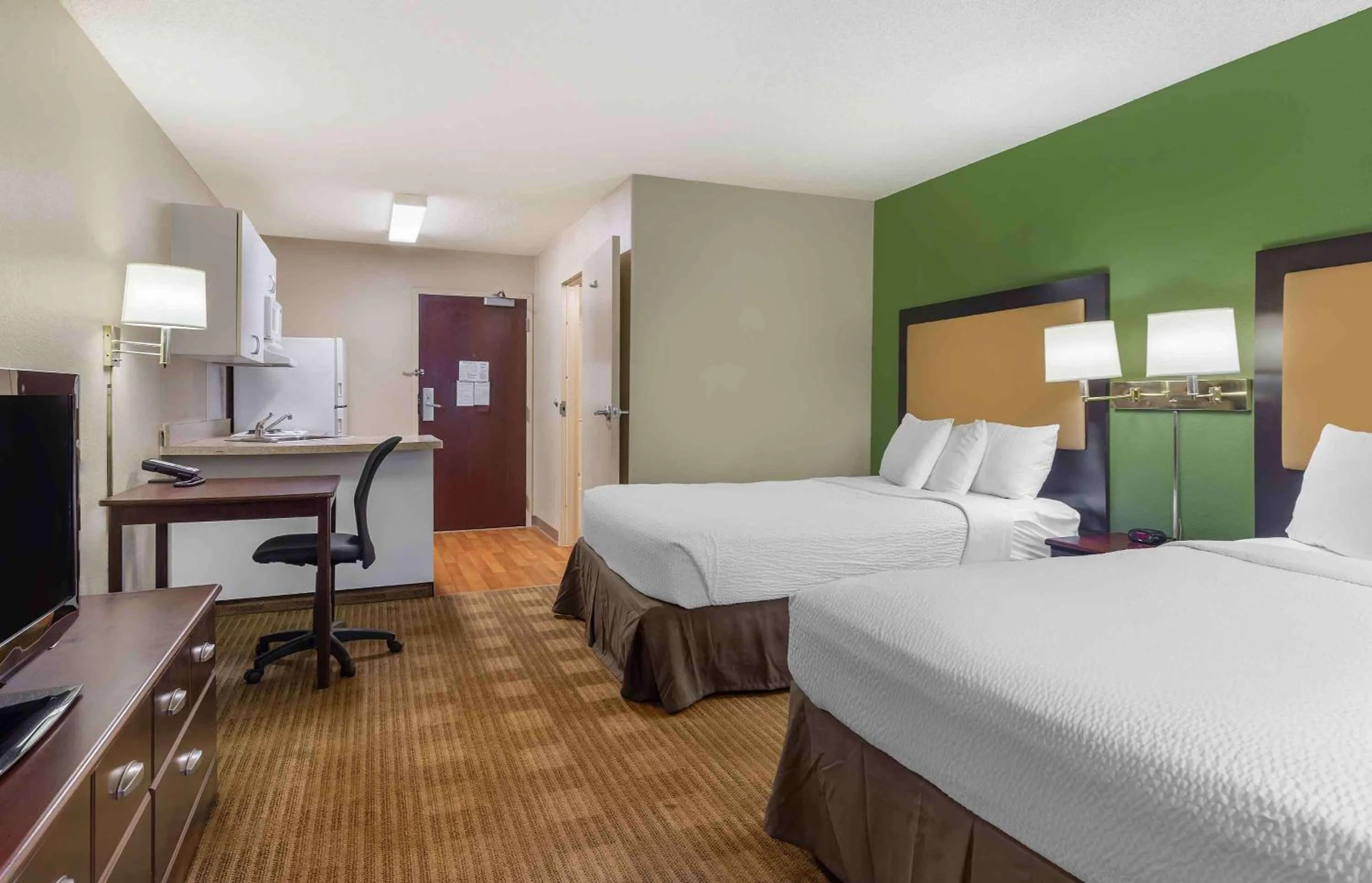 Bedroom, Bed in Extended Stay America Suites - Boston - Westborough - Connector Road
