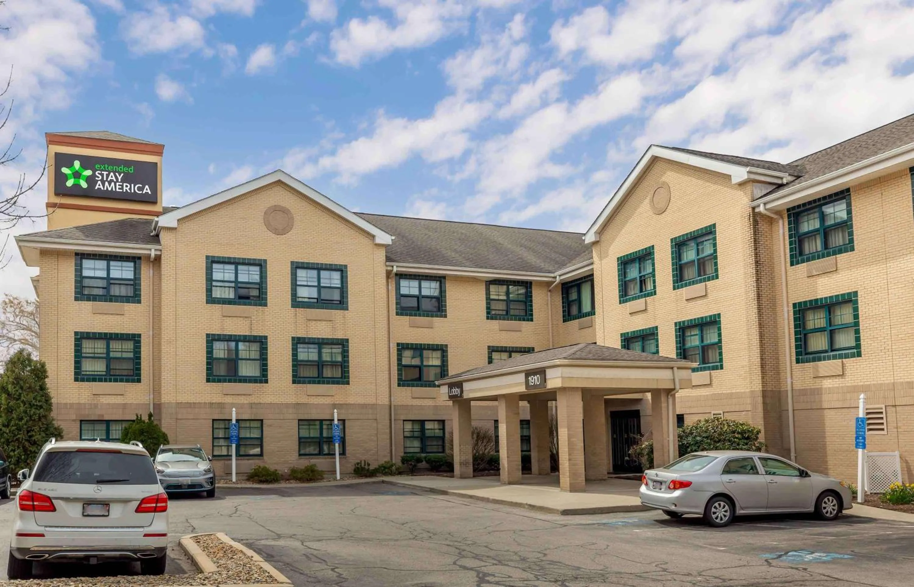 Property building in Extended Stay America Suites - Boston - Tewksbury