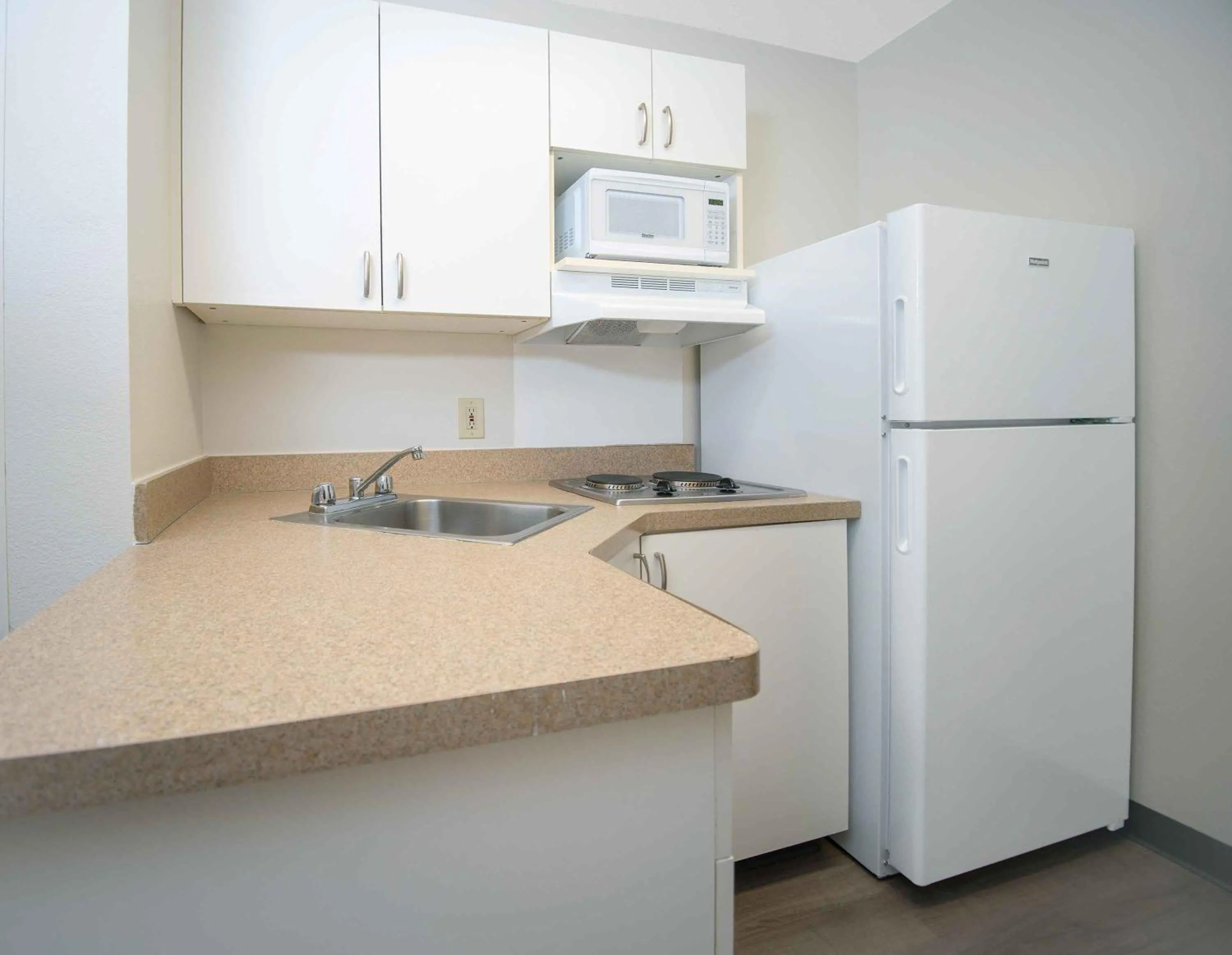 kitchen in Extended Stay America Suites - Portland - Scarborough