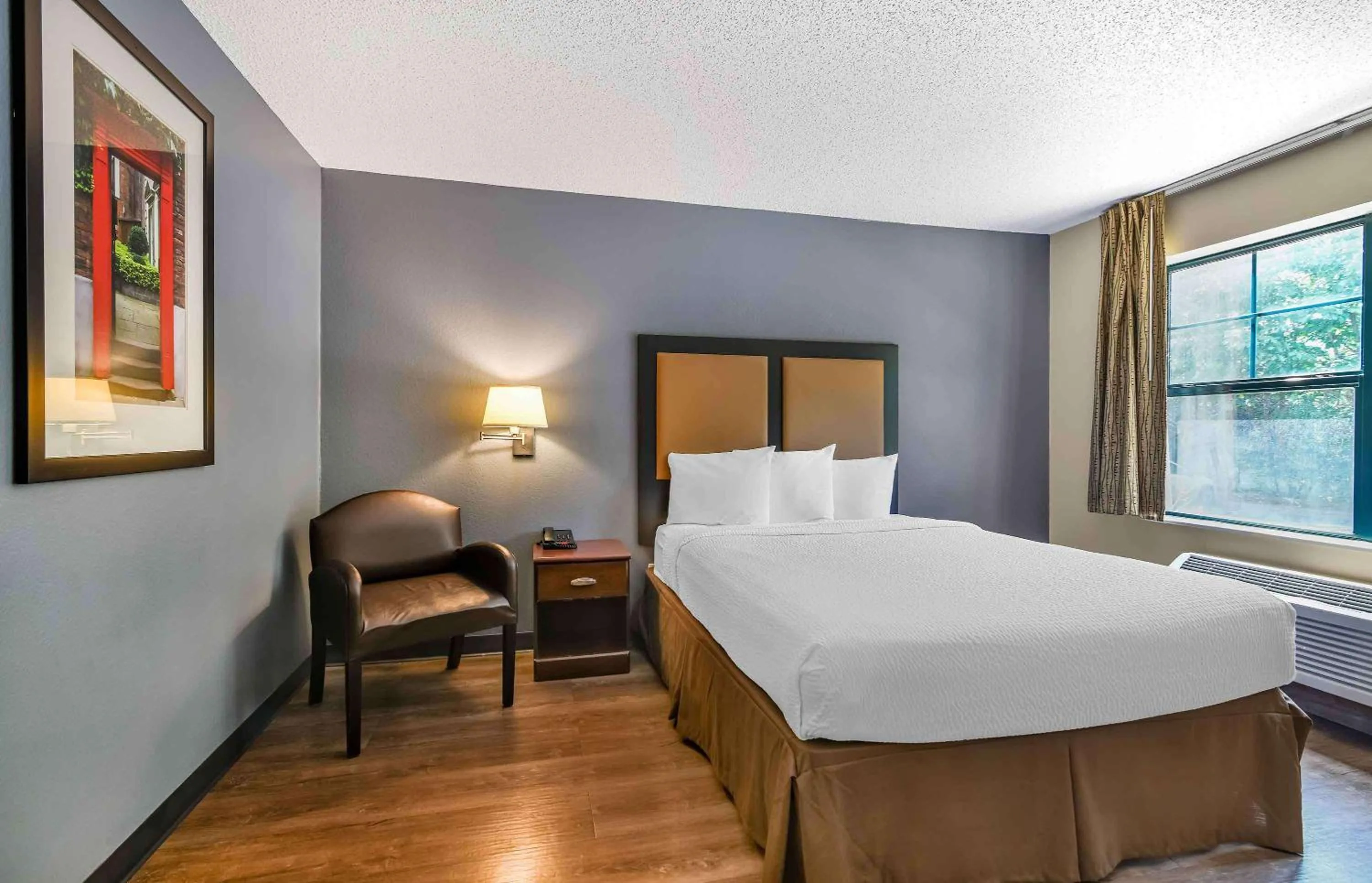 Bedroom, Bed in Extended Stay America Suites - Portland - Scarborough