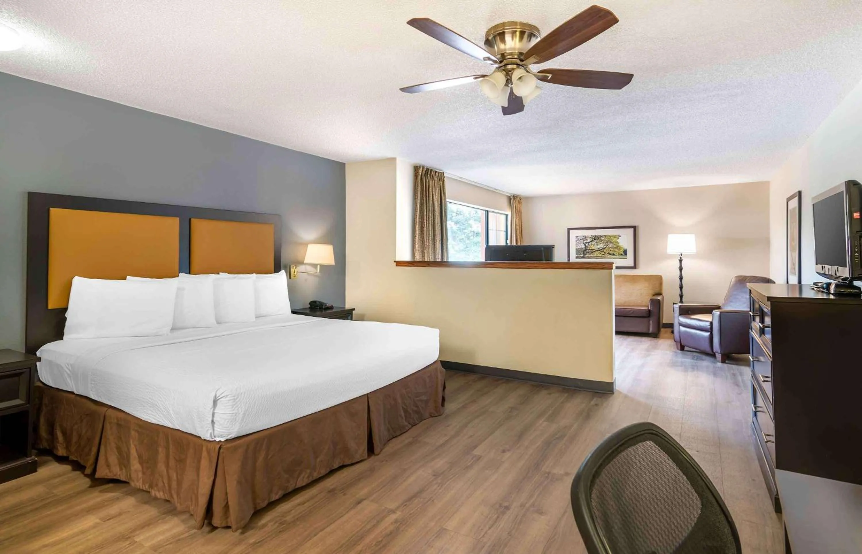 Bedroom, Bed in Extended Stay America Suites - Portland - Scarborough