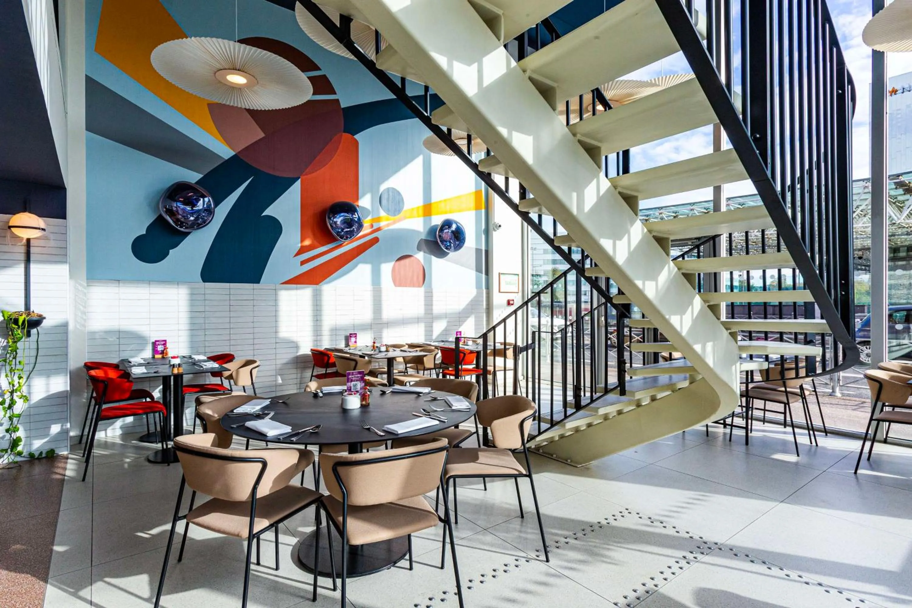 Restaurant/places to eat in Hilton Lille