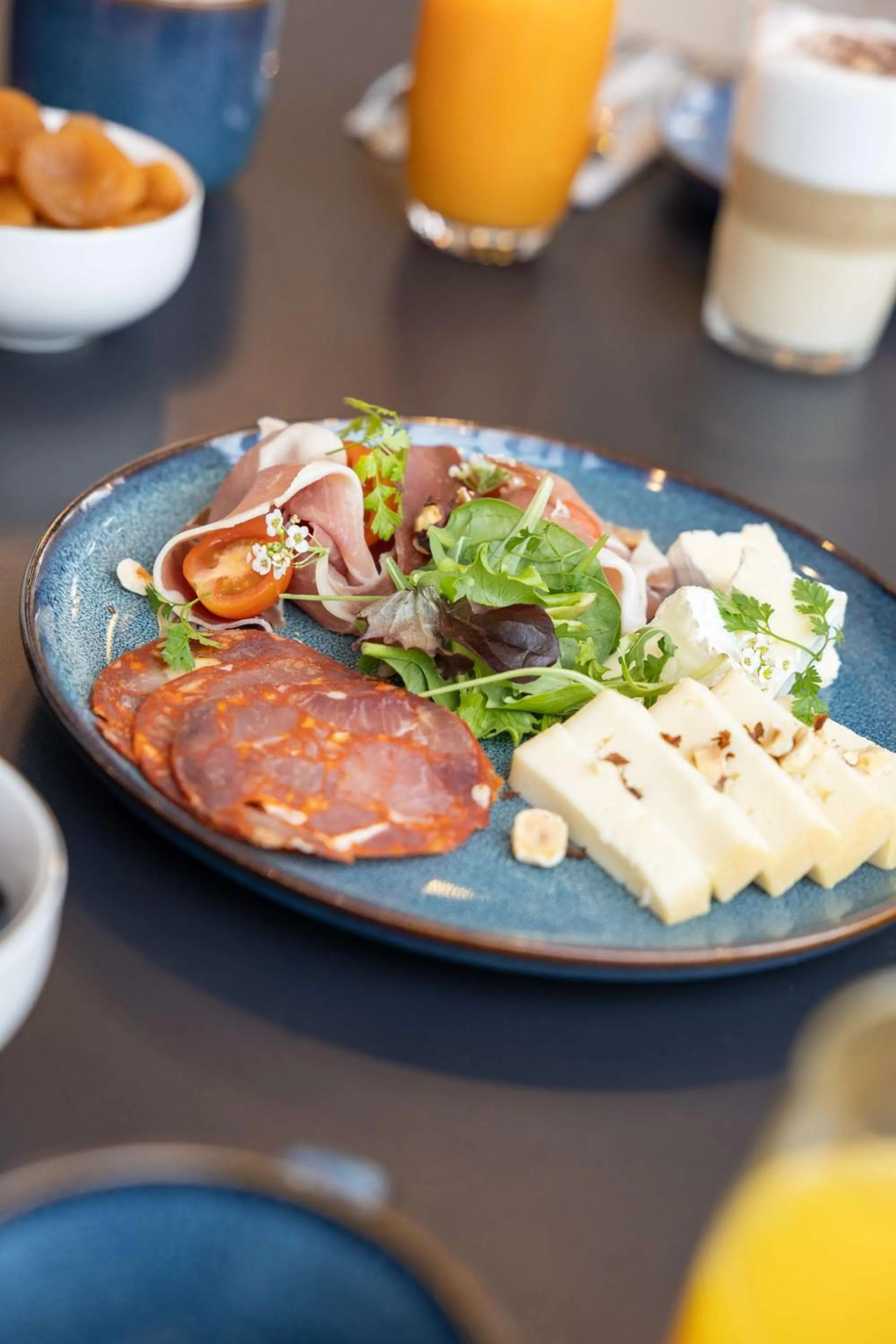 Restaurant/places to eat in Hilton Lille