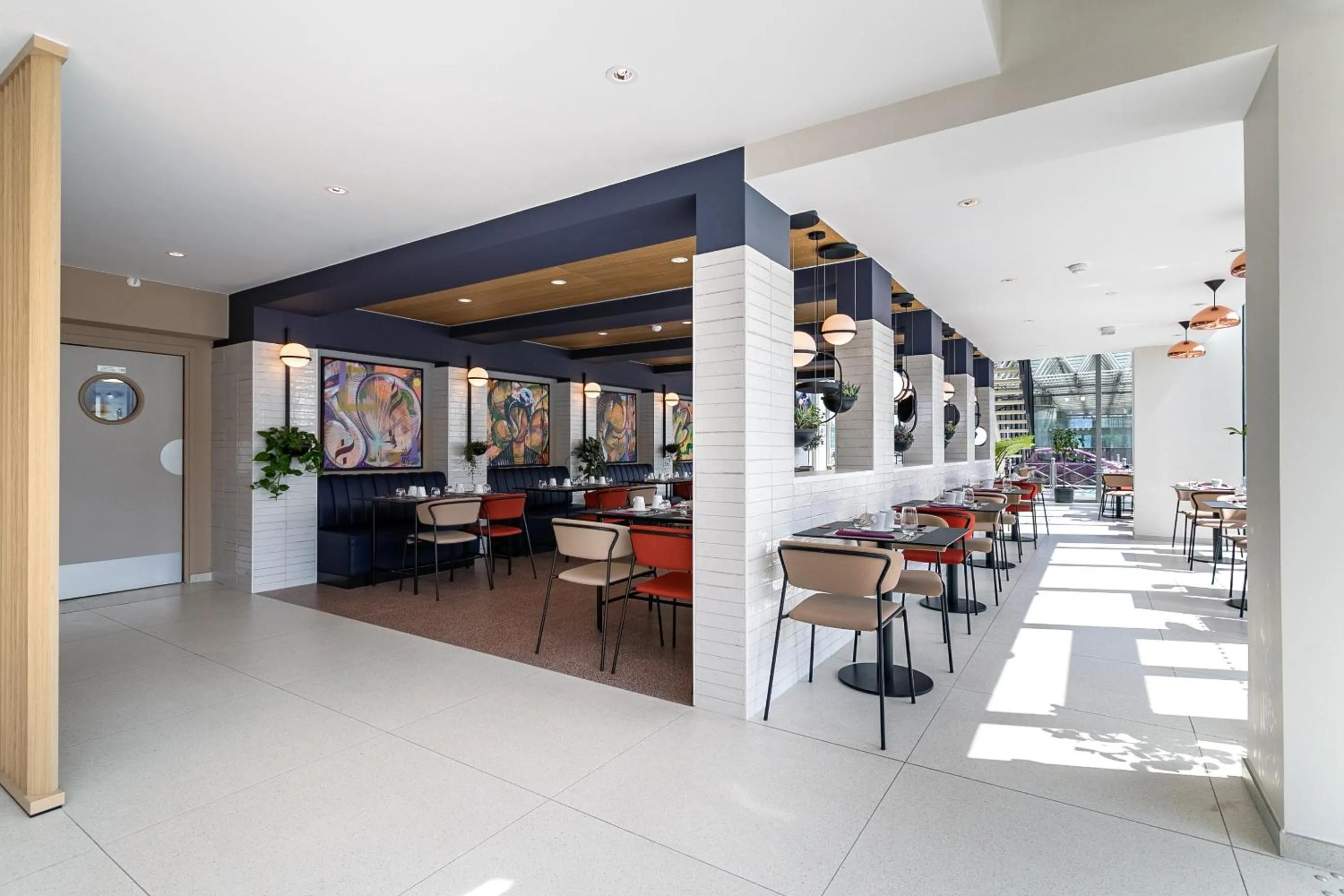 Restaurant/places to eat in Hilton Lille