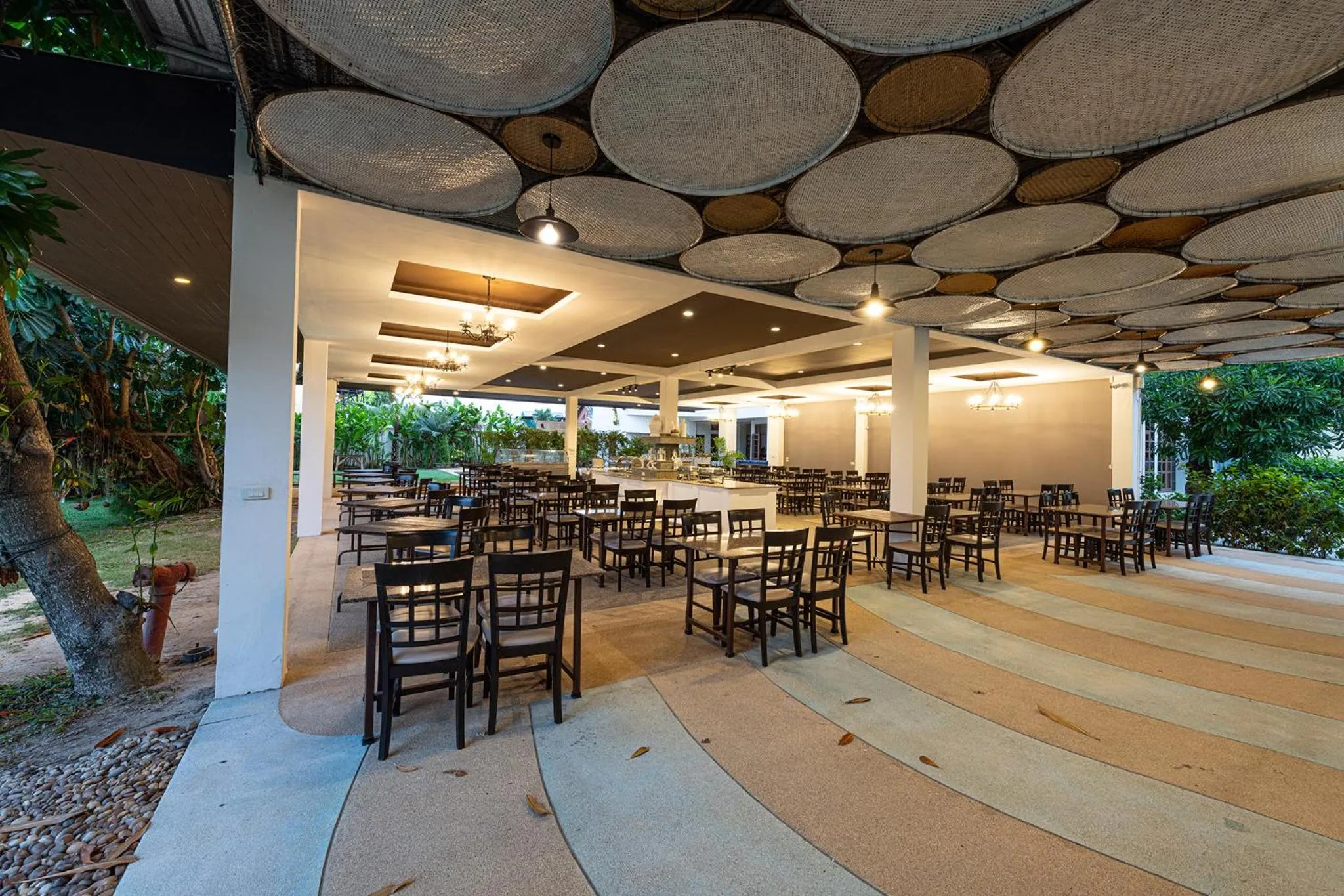 Restaurant/places to eat in Blue Beach Grand Resort And Spa