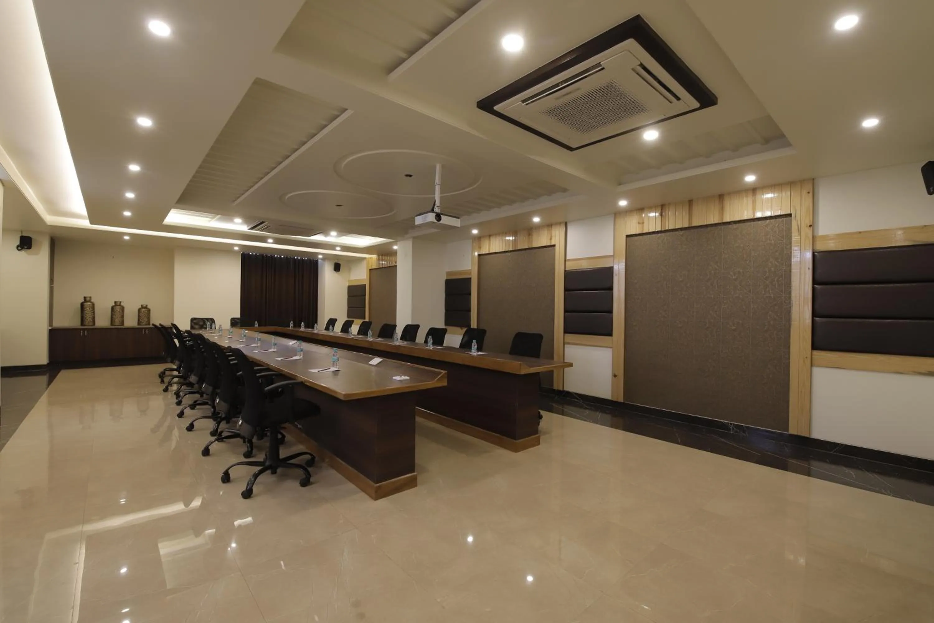 Meeting/conference room in Hotel Grand Safari