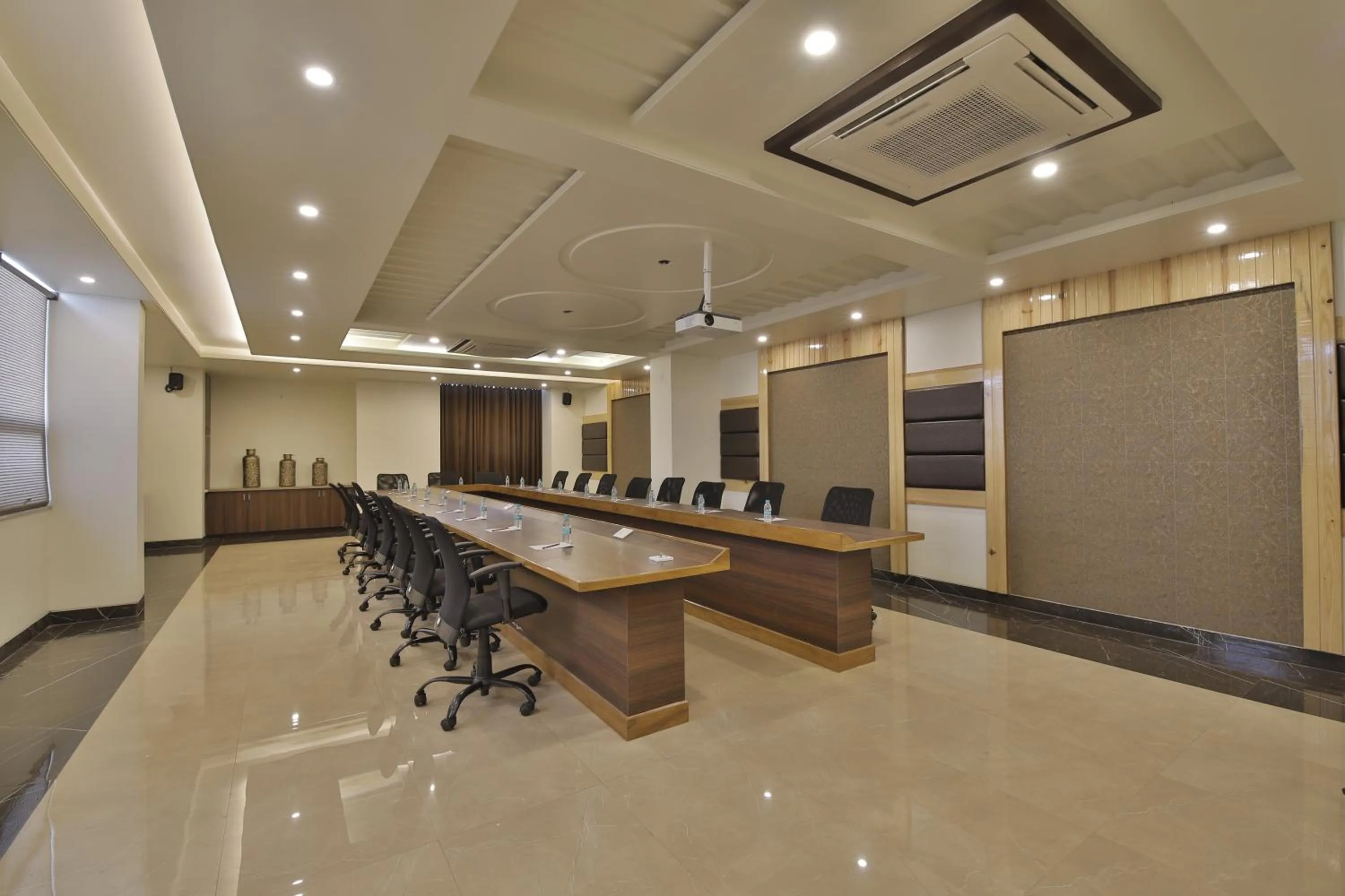 Meeting/conference room in Hotel Grand Safari