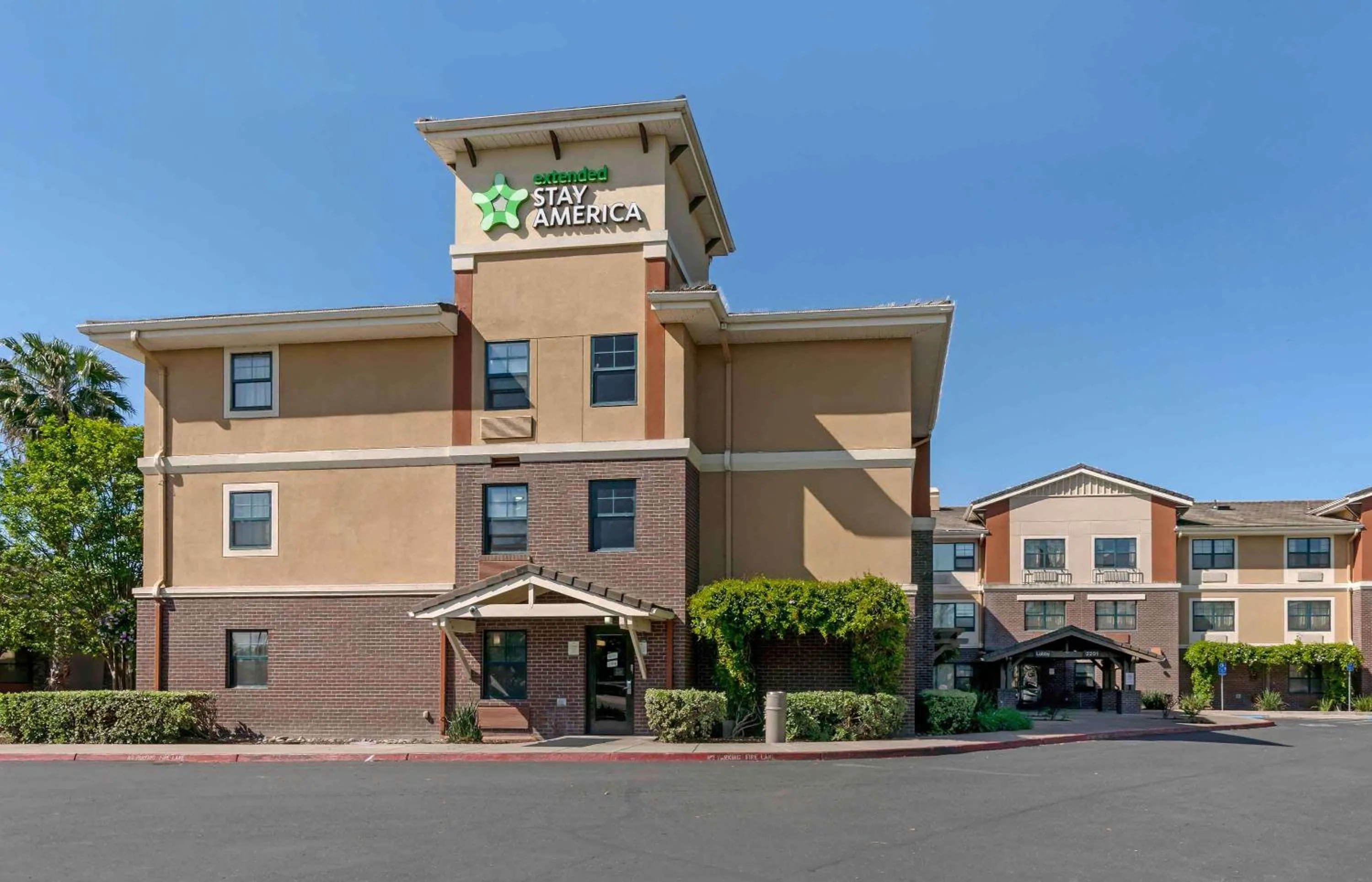 Property building in Extended Stay America Suites - Sacramento - Elk Grove
