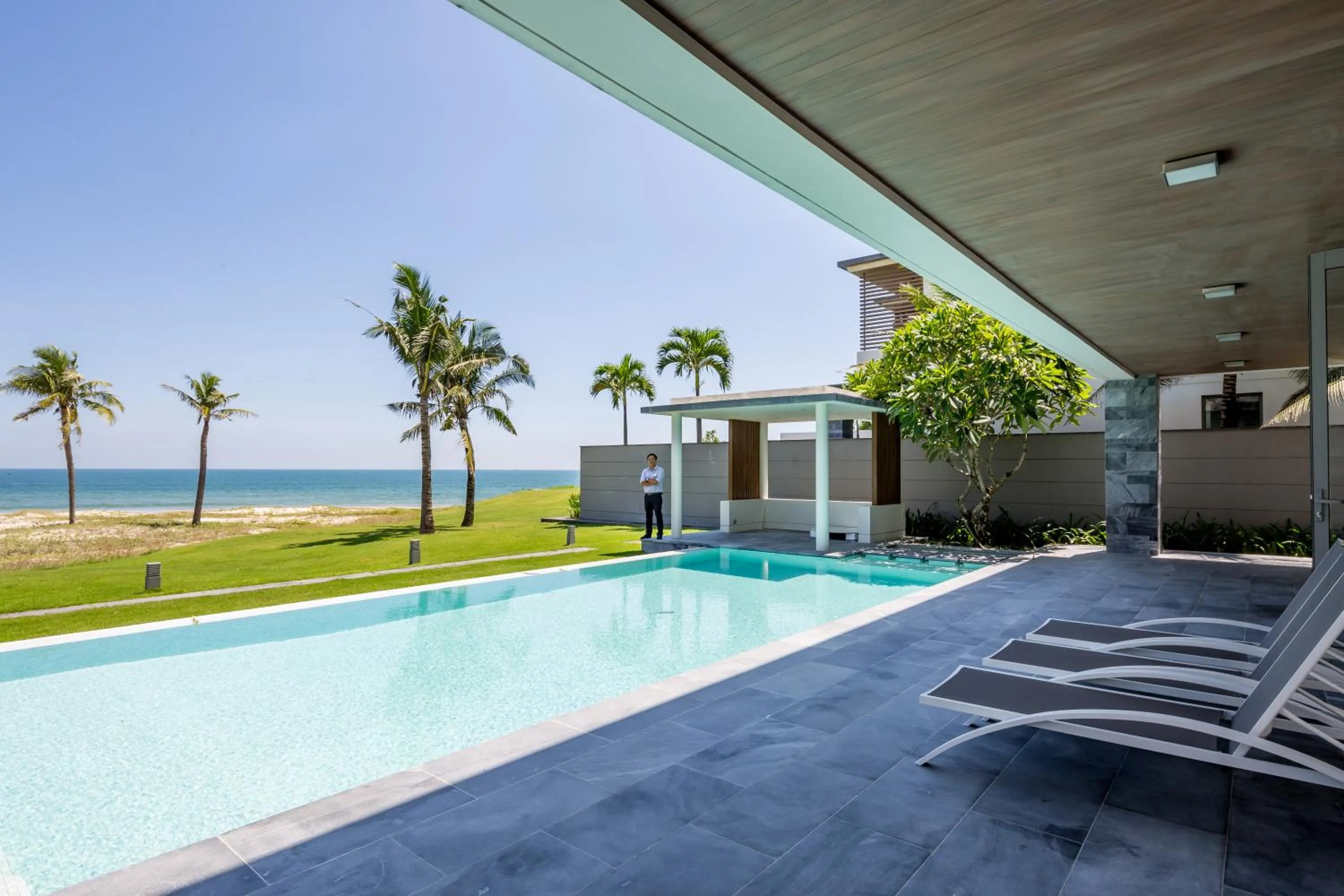 Luxury Villa 5* - Ocean Front - IDCWH