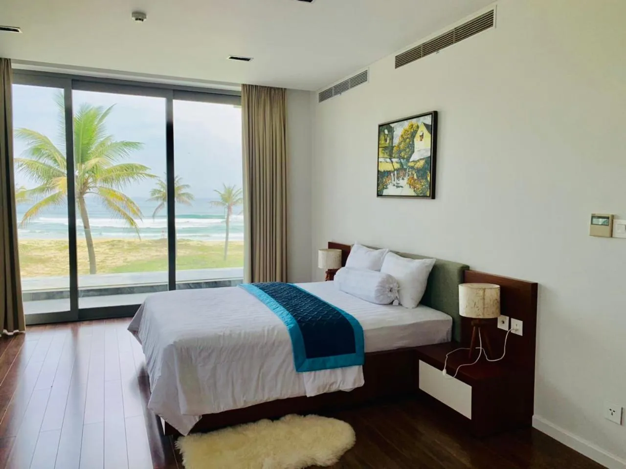 Bed in Luxury Villa 5* - Ocean Front - IDCWH
