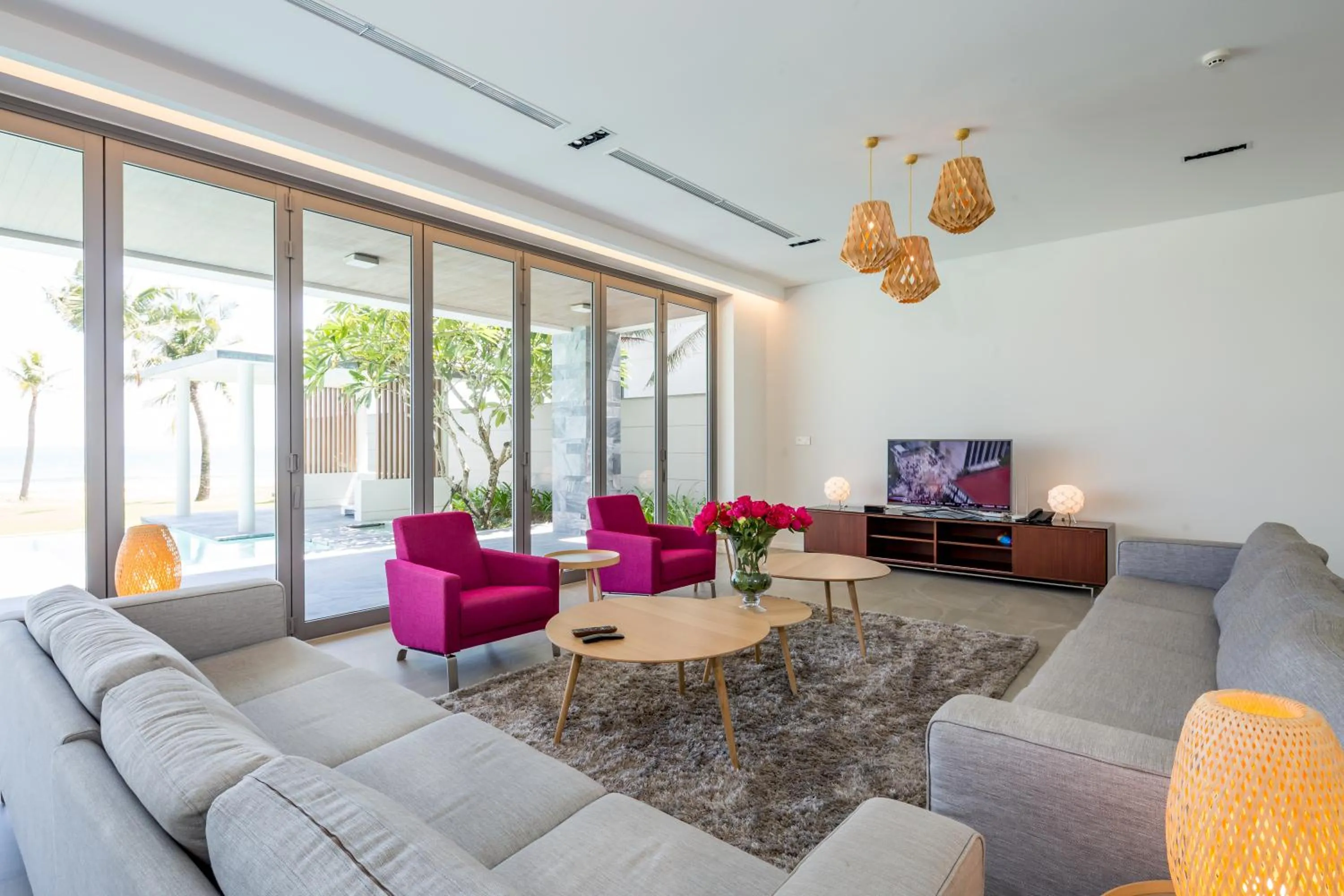 Luxury Villa 5* - Ocean Front - IDCWH