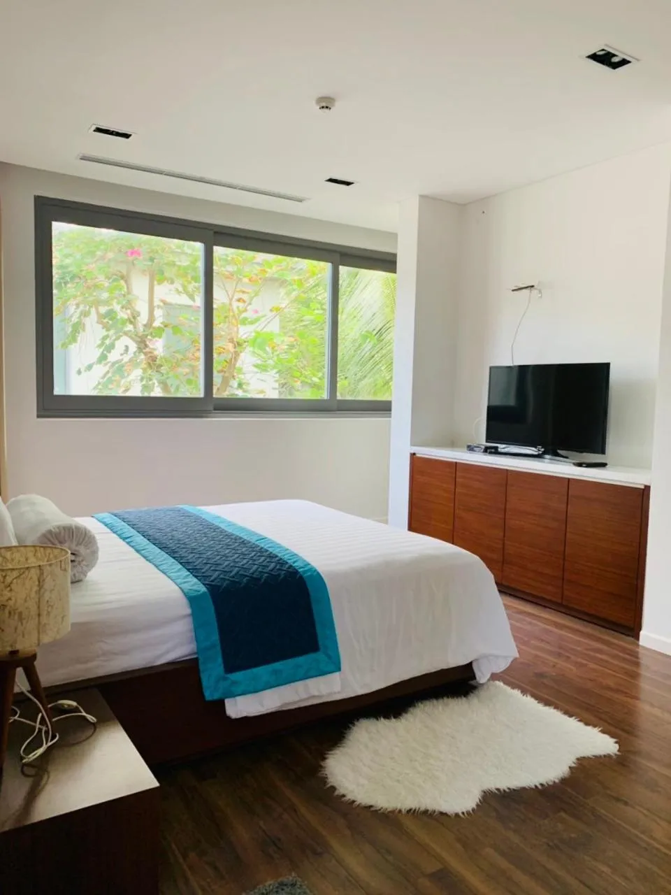 Bed in Luxury Villa 5* - Ocean Front - IDCWH