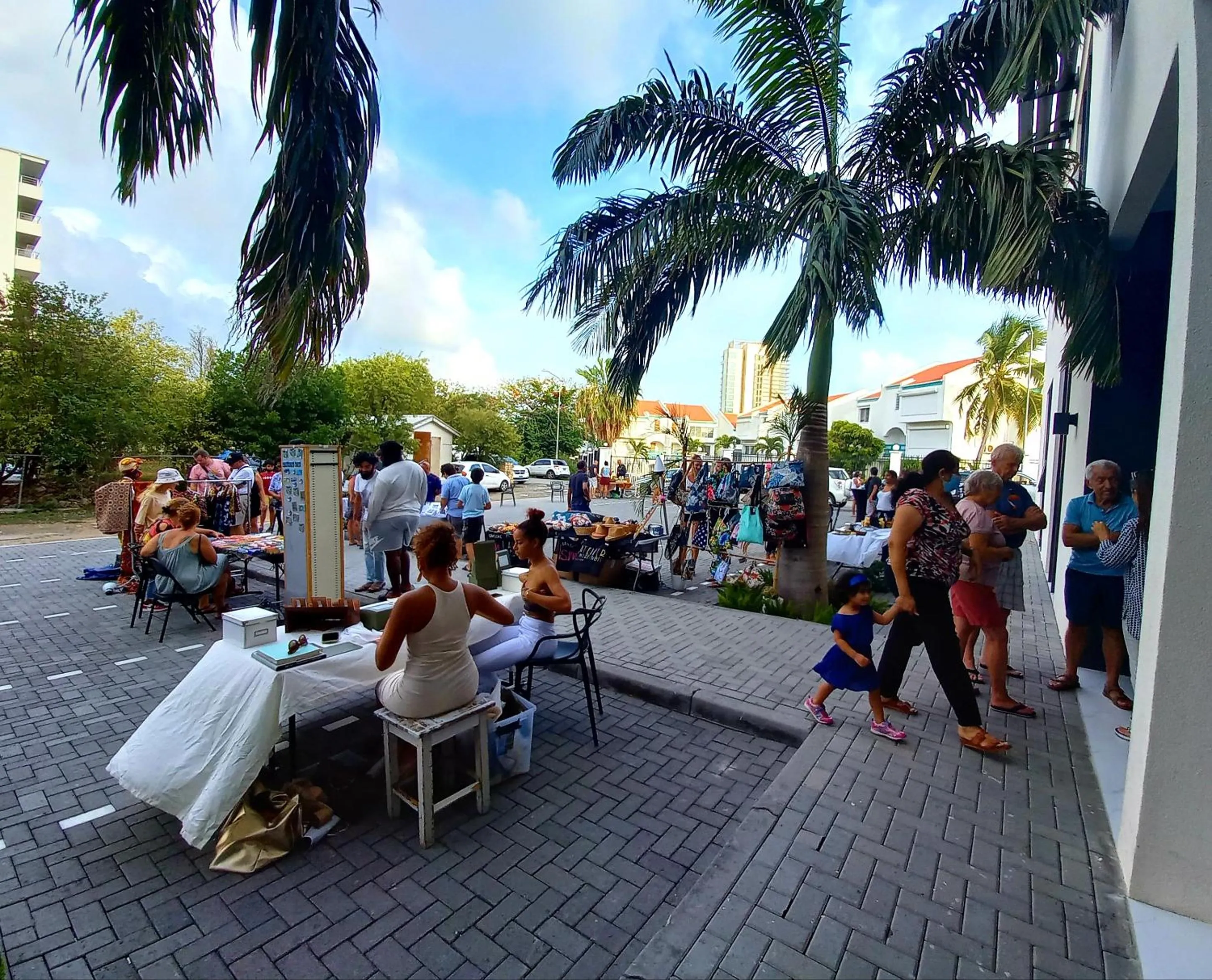 Facade/entrance in Adonis Cupecoy