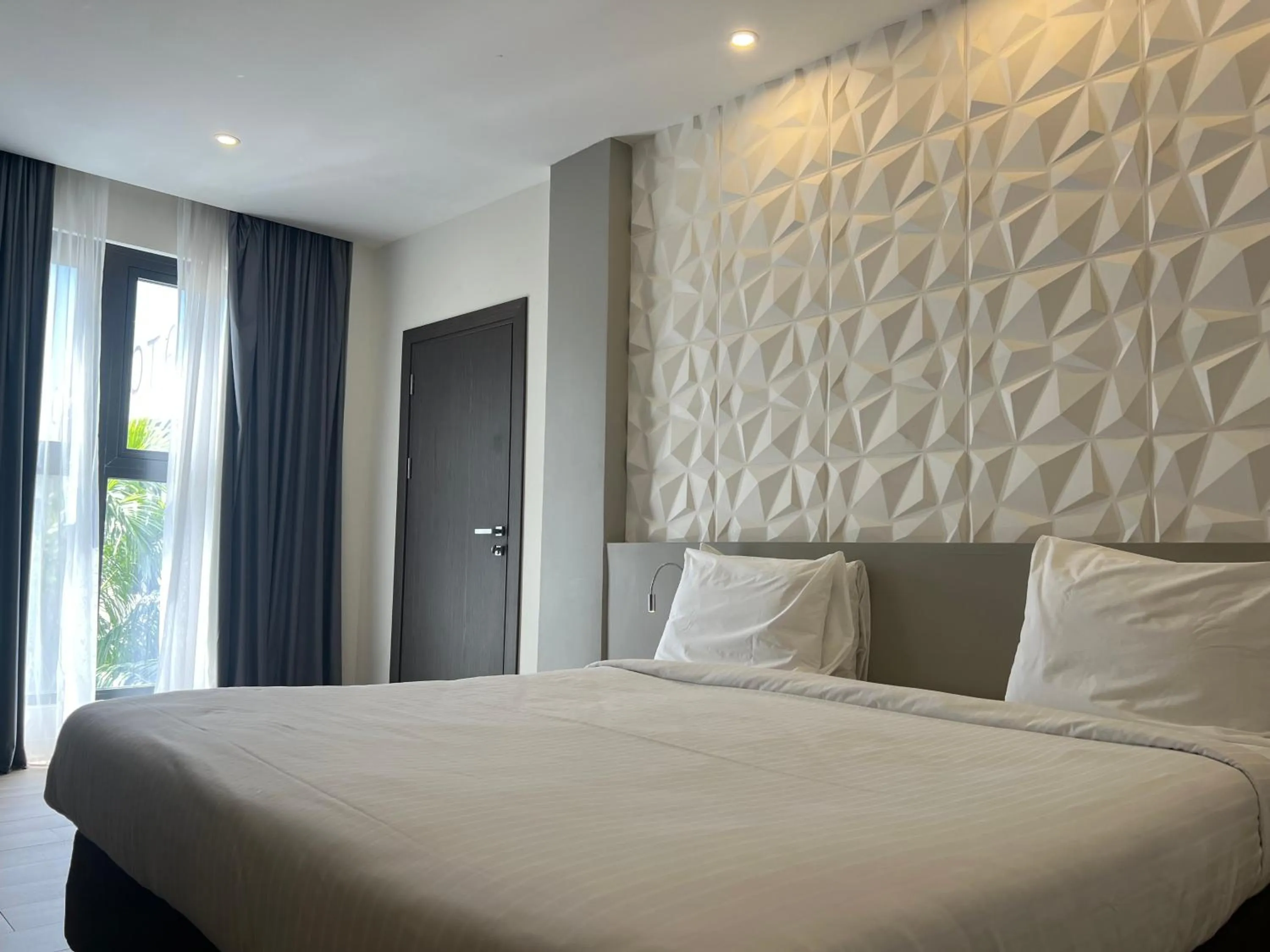 Bed in Adonis Cupecoy