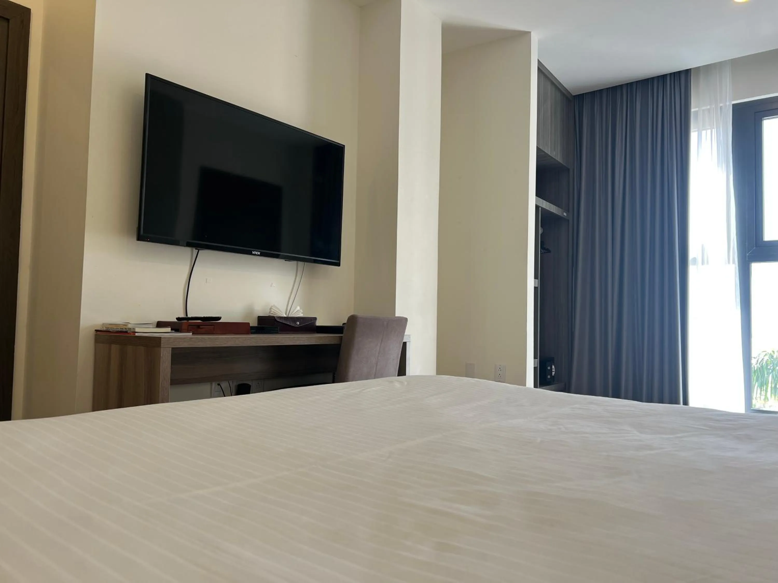 Bed in Adonis Cupecoy