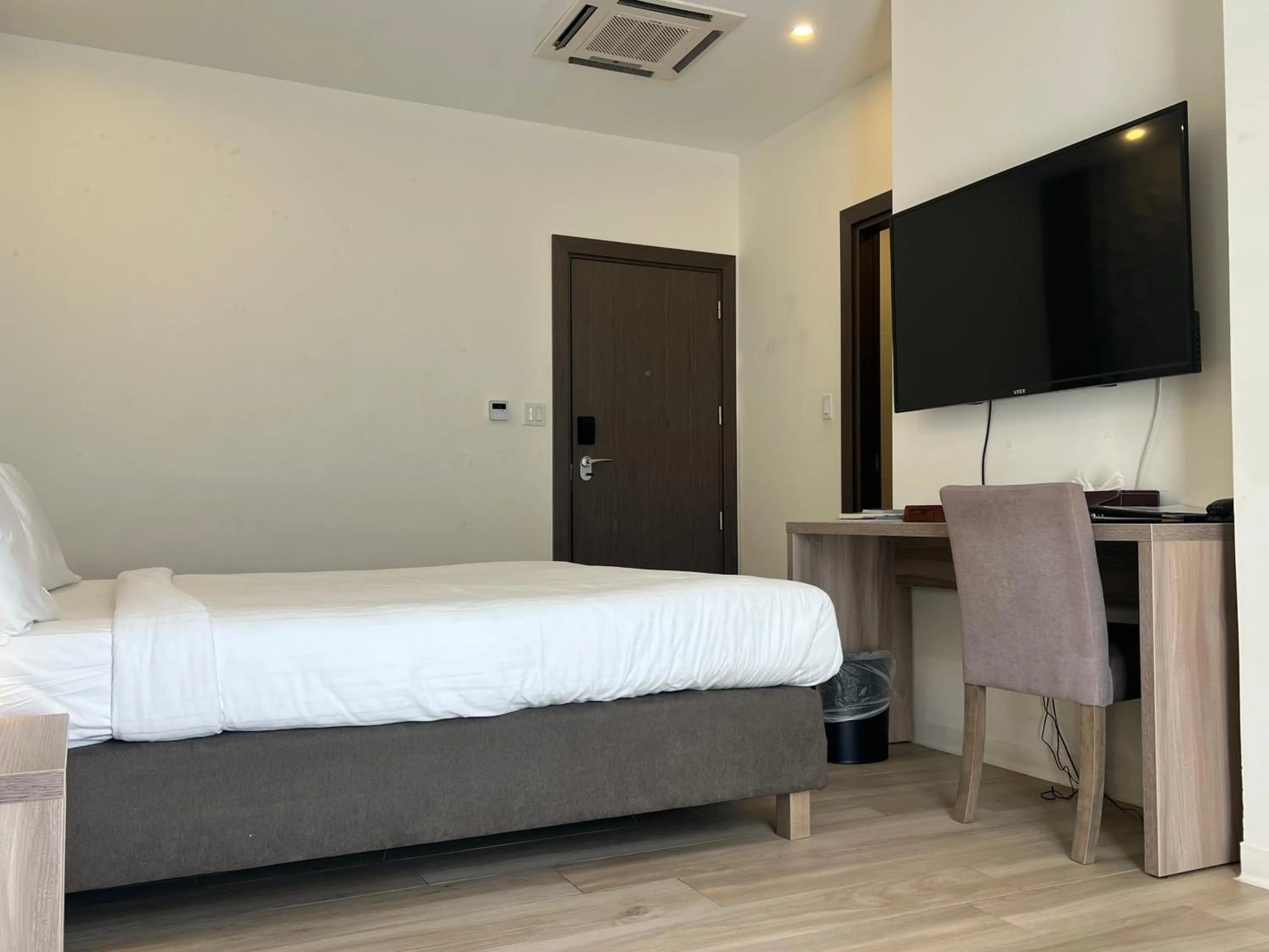 Bed in Adonis Cupecoy