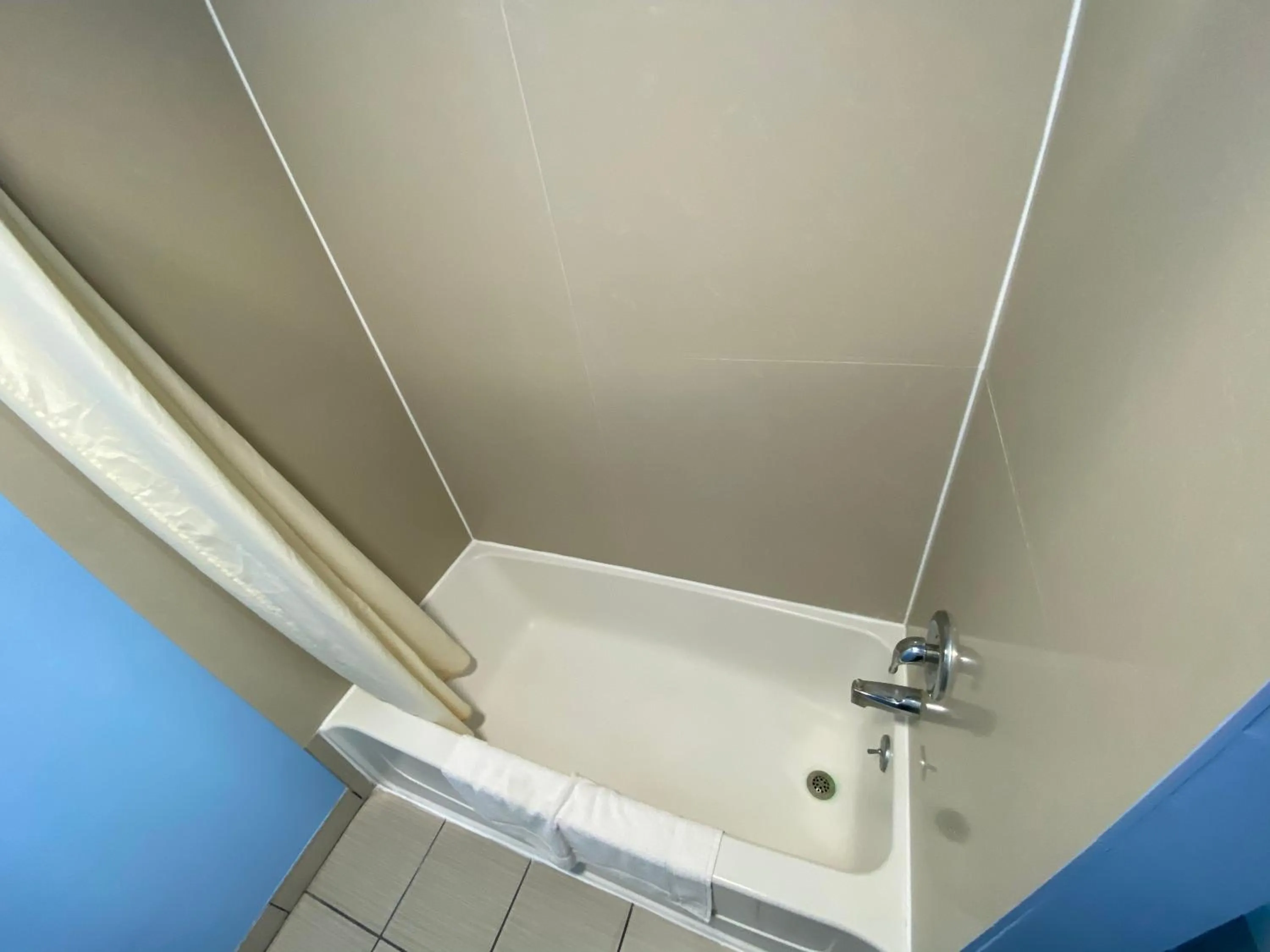 Red Carpet Inn & Suites Wrightstown