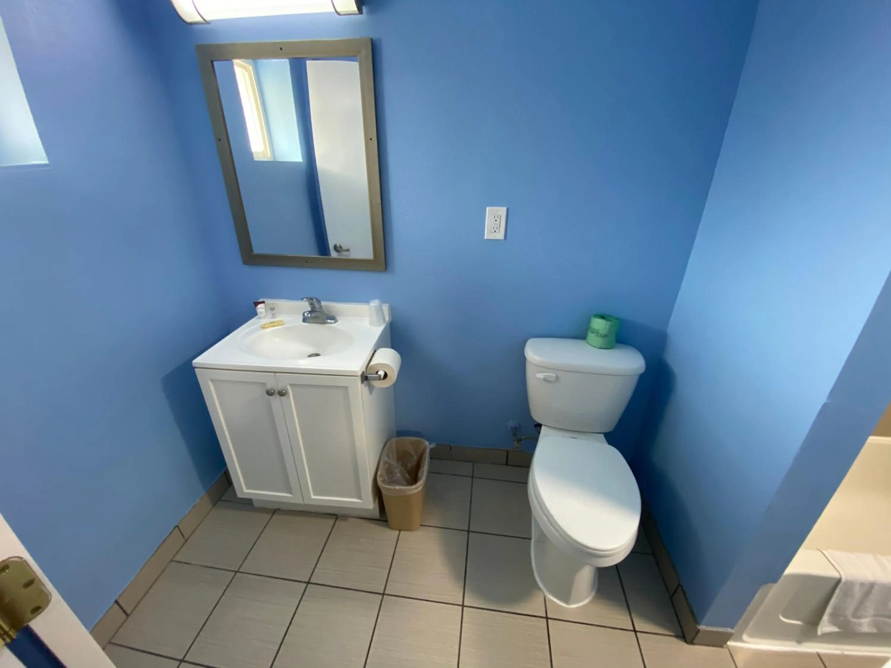 Red Carpet Inn & Suites Wrightstown