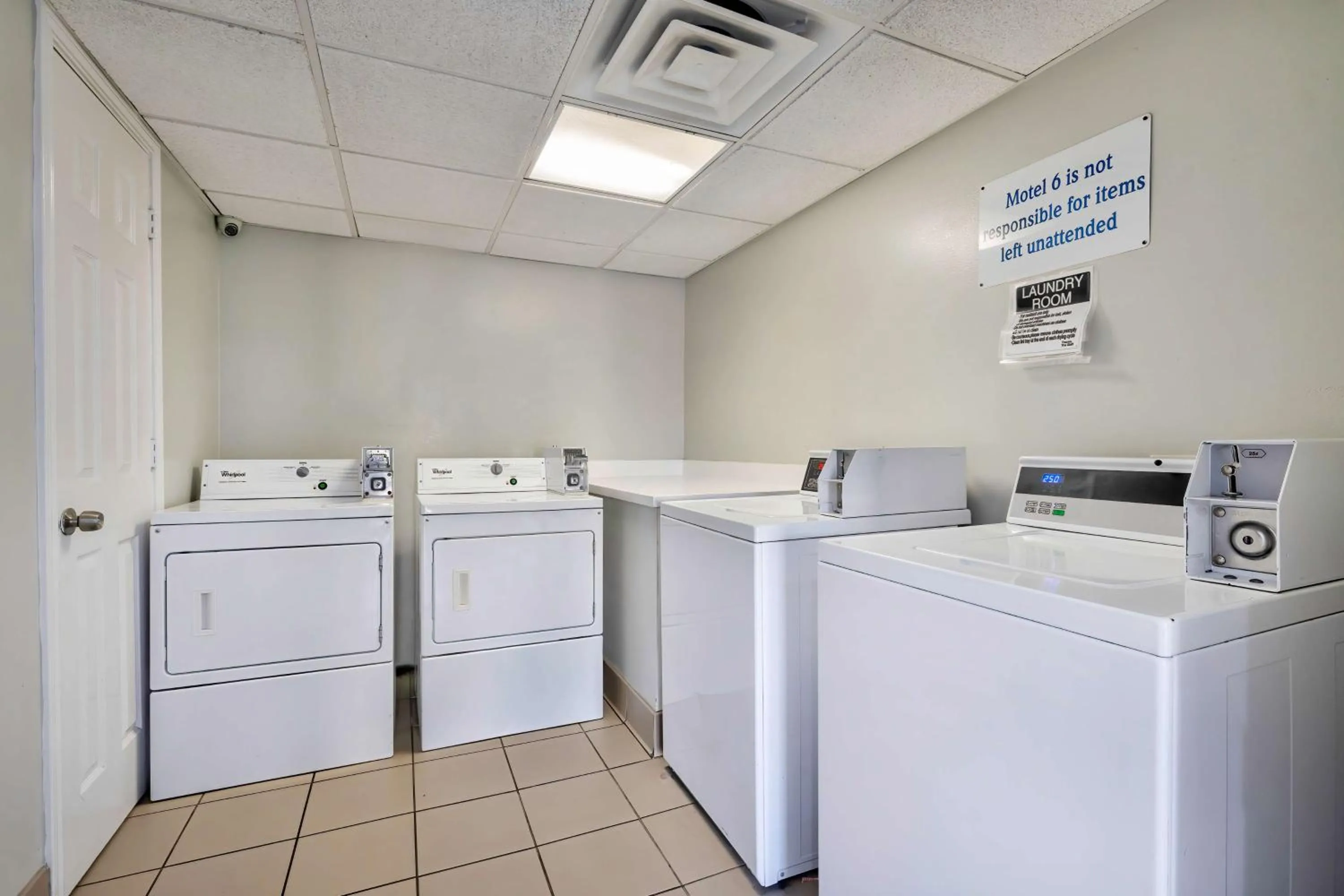 Property building in Motel 6-Bryan, TX - College Station