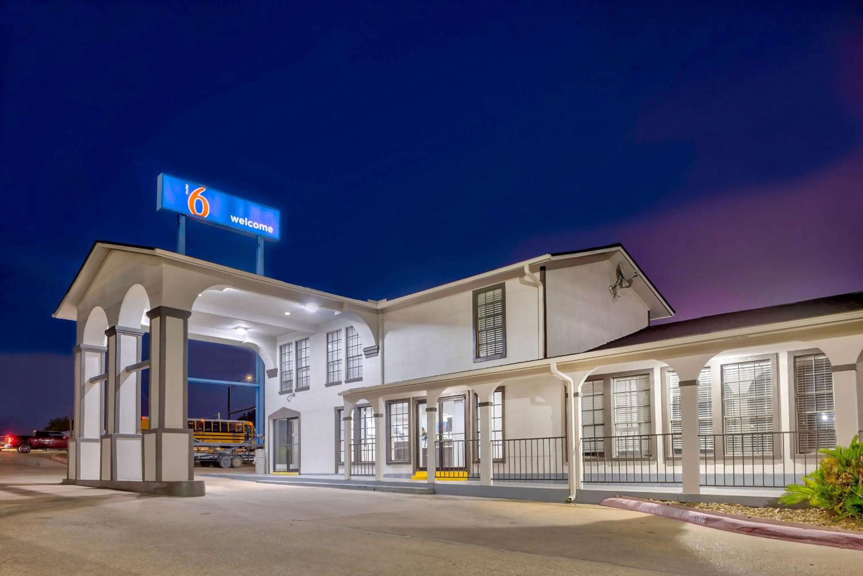 Property building in Motel 6-Bryan, TX - College Station