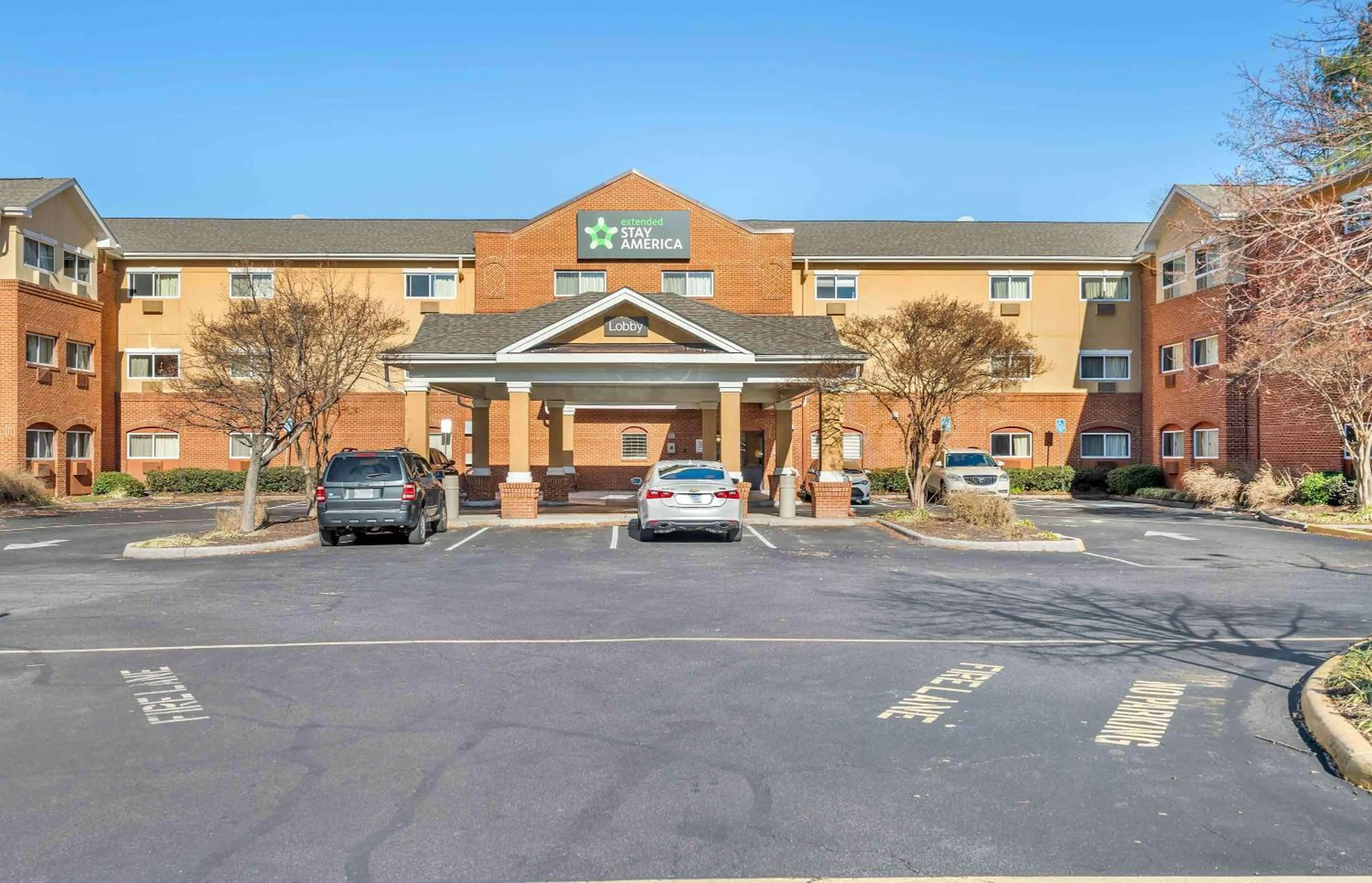 Property building in Extended Stay America Select Suites - Chesapeake - Churchland Blvd