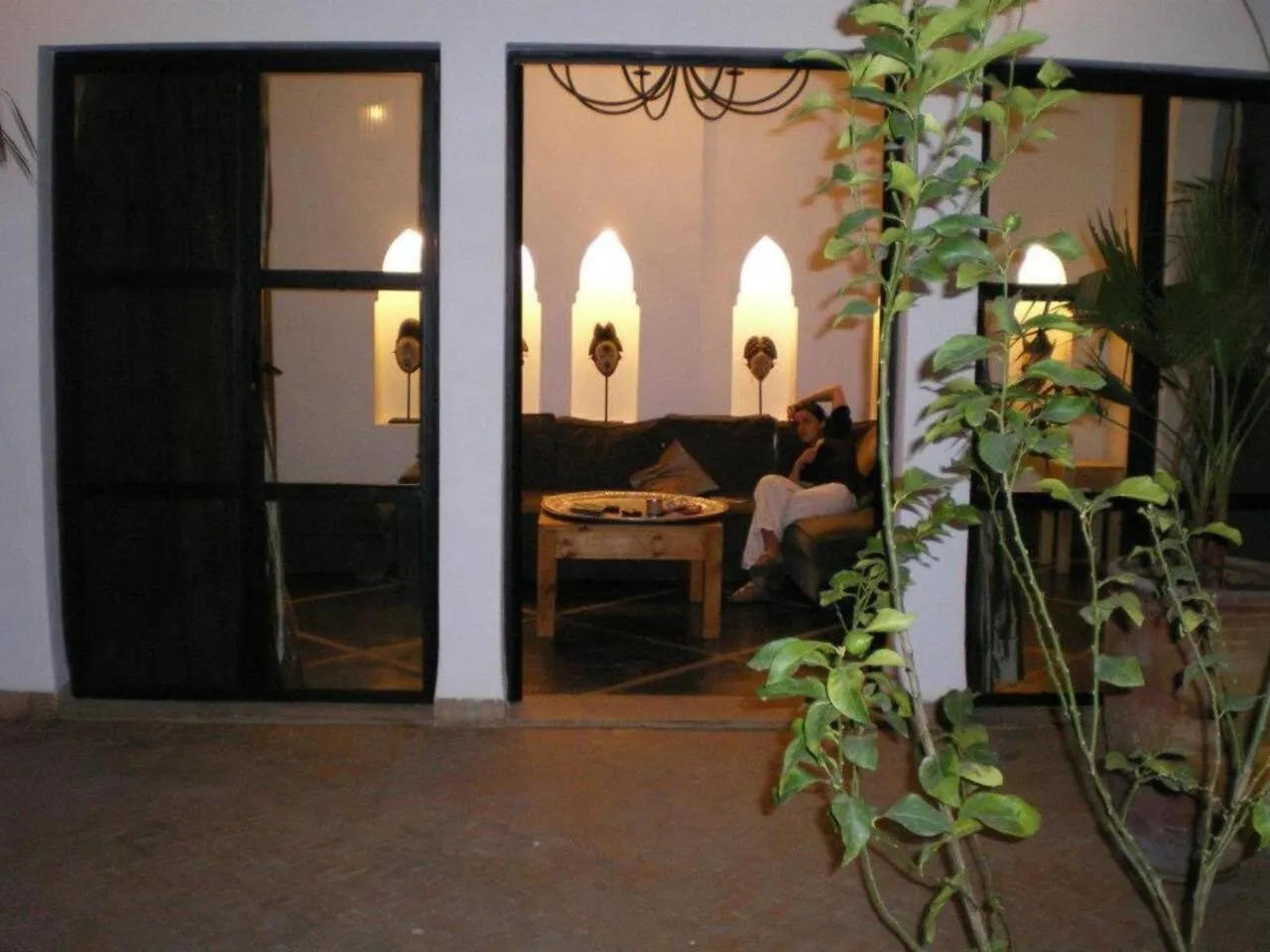 Communal lounge/ TV room in Riad Bab aylen - Piscine Roof Top chauffée