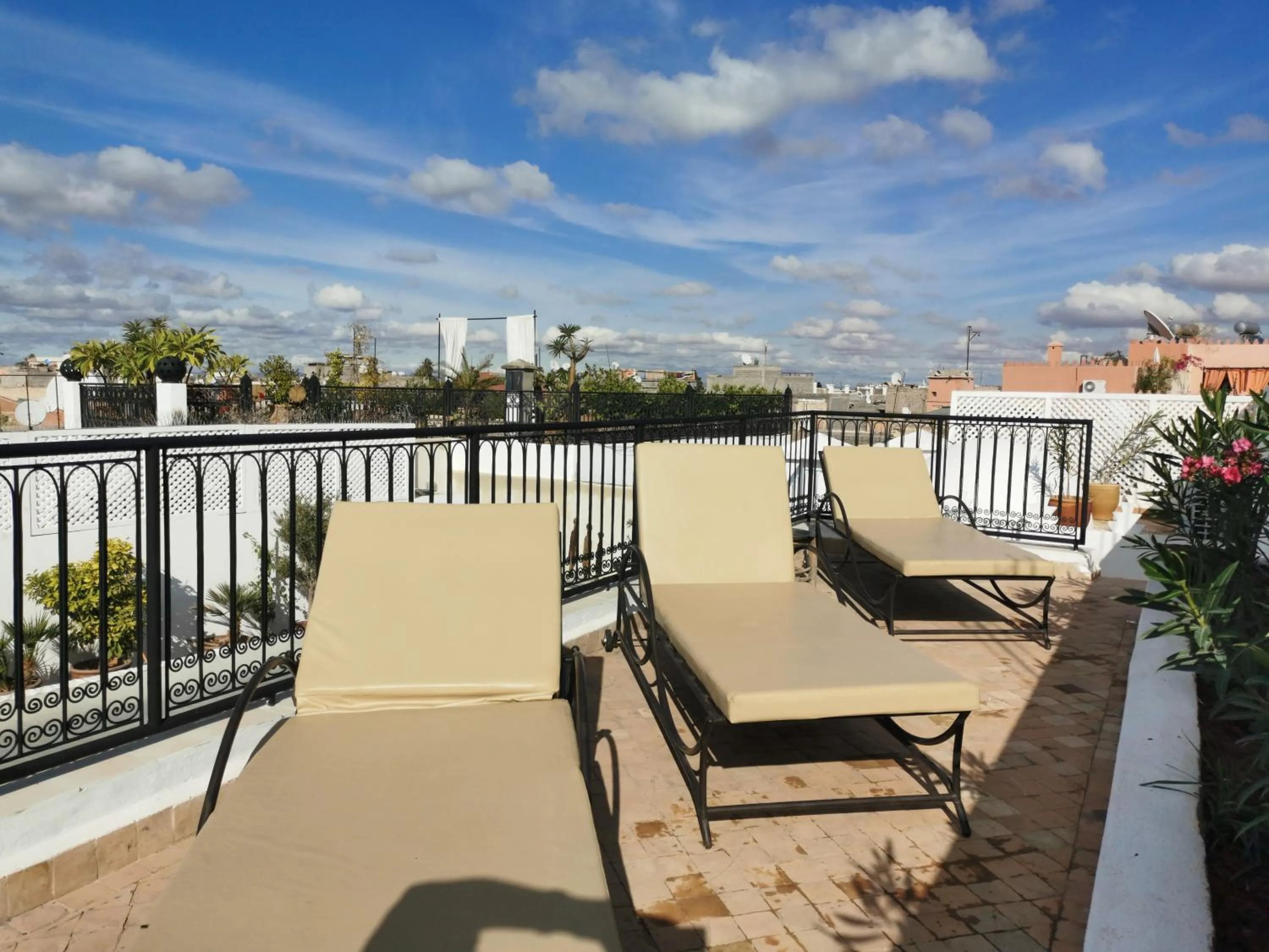 Patio in Riad Bab aylen - Piscine Roof Top chauffée
