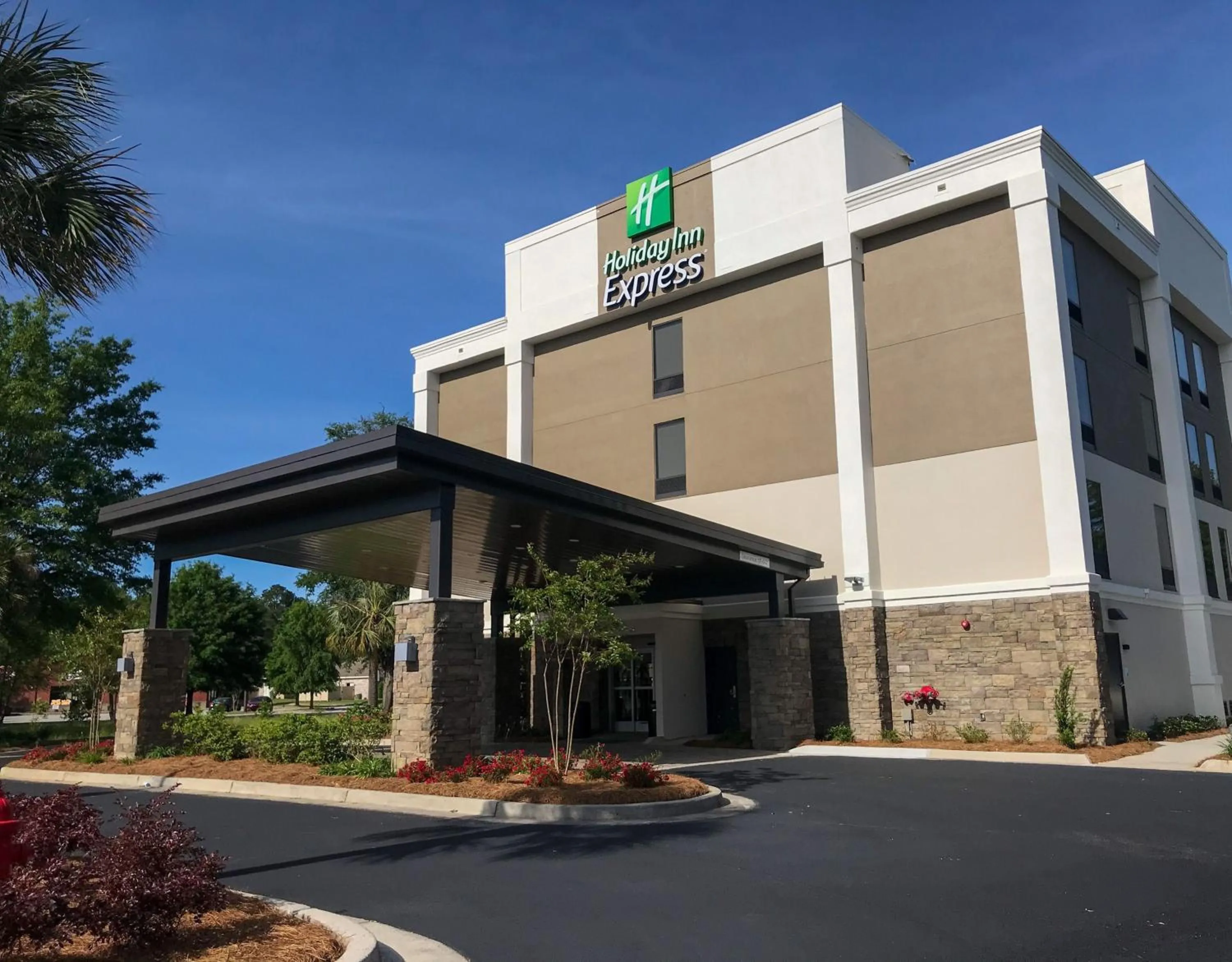 Property building in Holiday Inn Express Statesboro by IHG