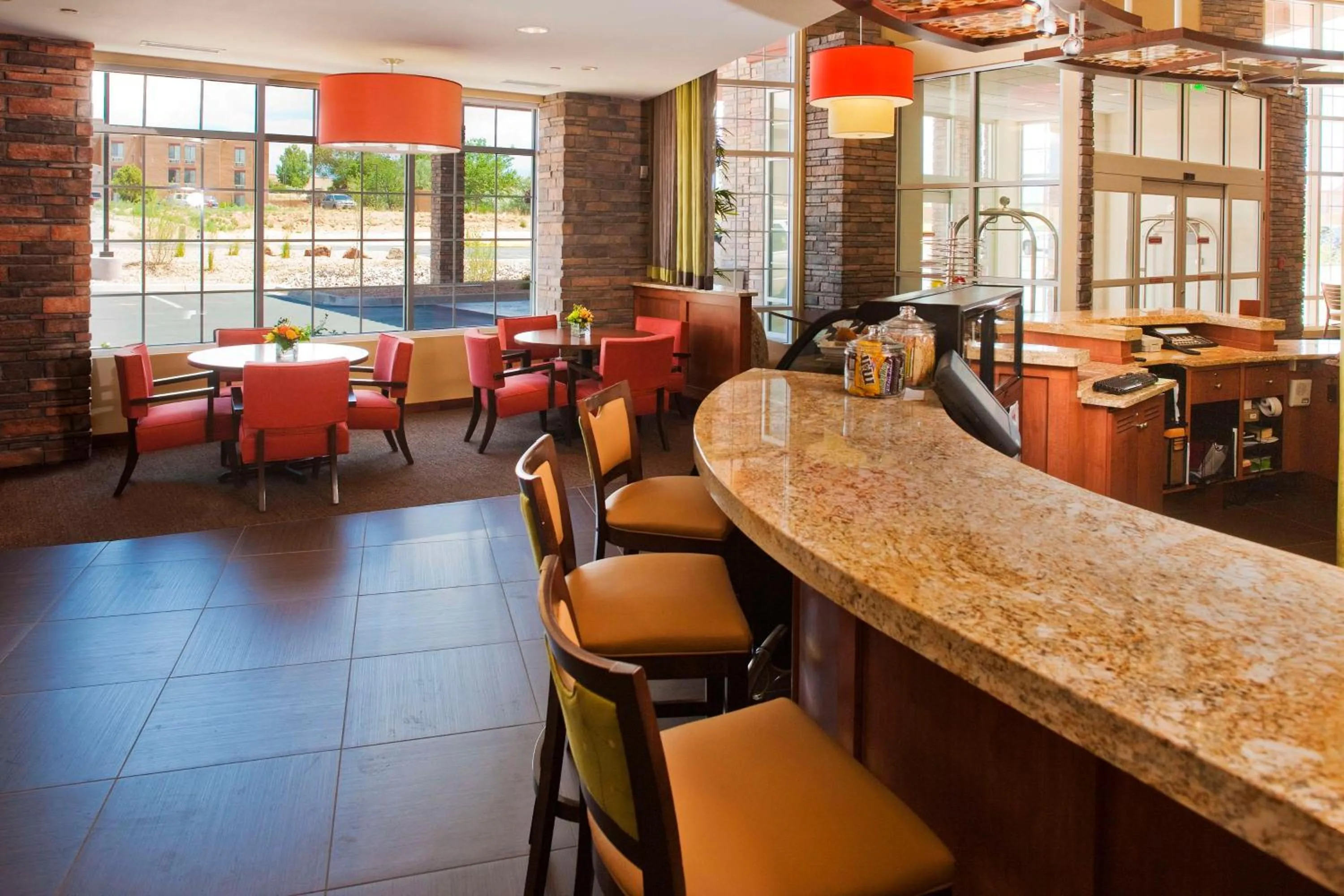 Lounge or bar in Hyatt Place Santa Fe