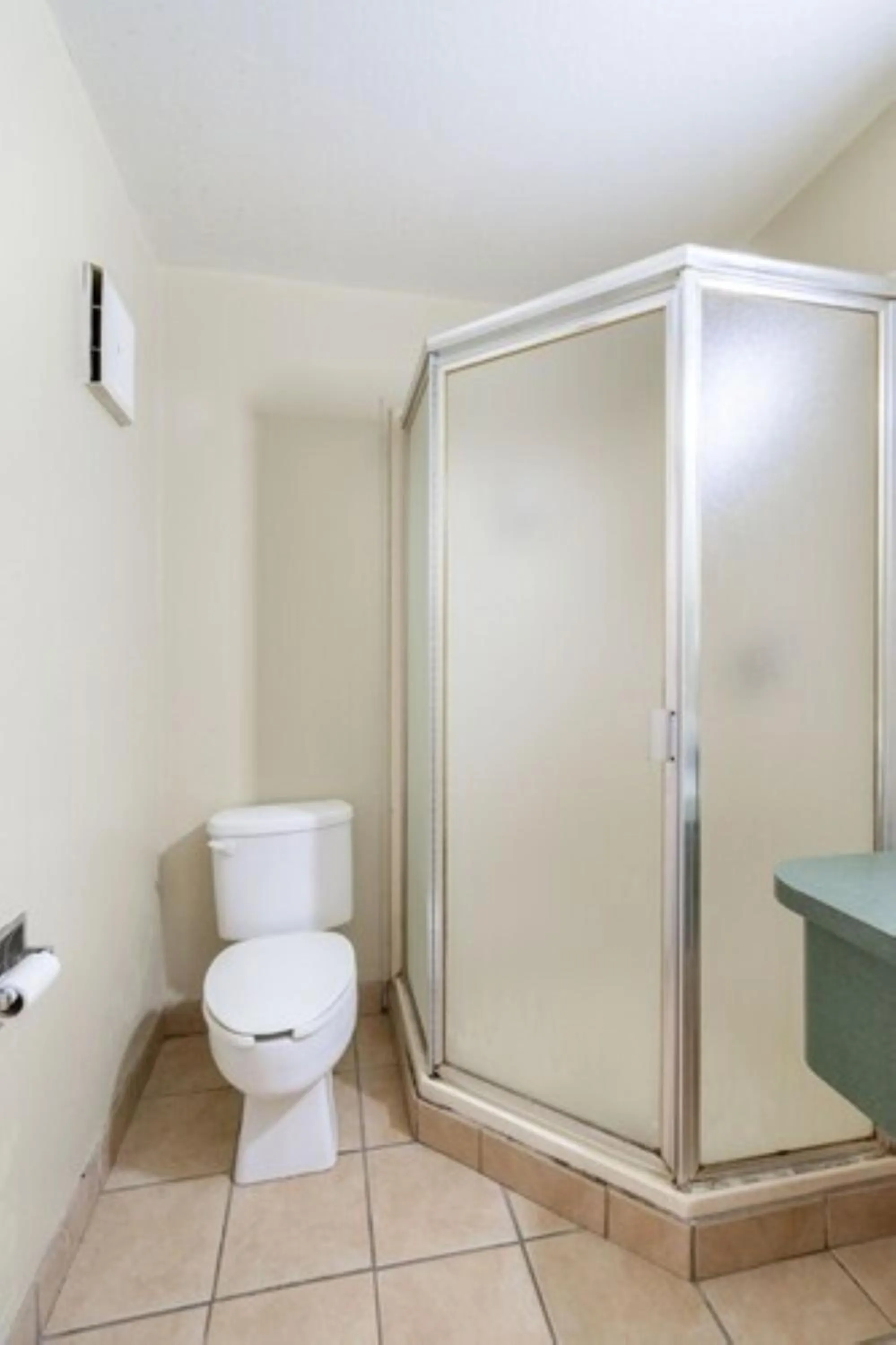 Bathroom in OYO Hotel Shreveport Airport North