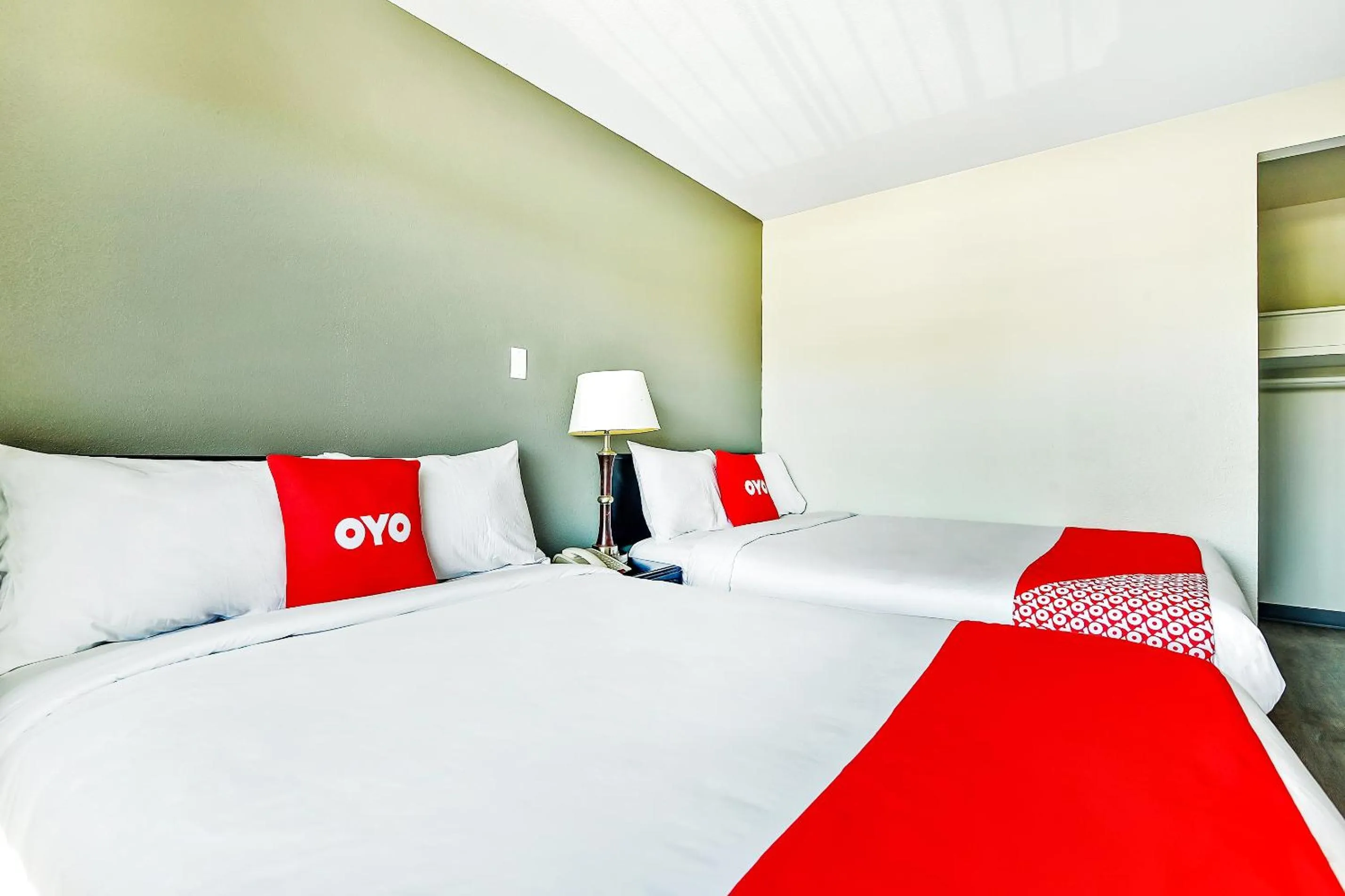 Bedroom, Bed in OYO Hotel Shreveport Airport North