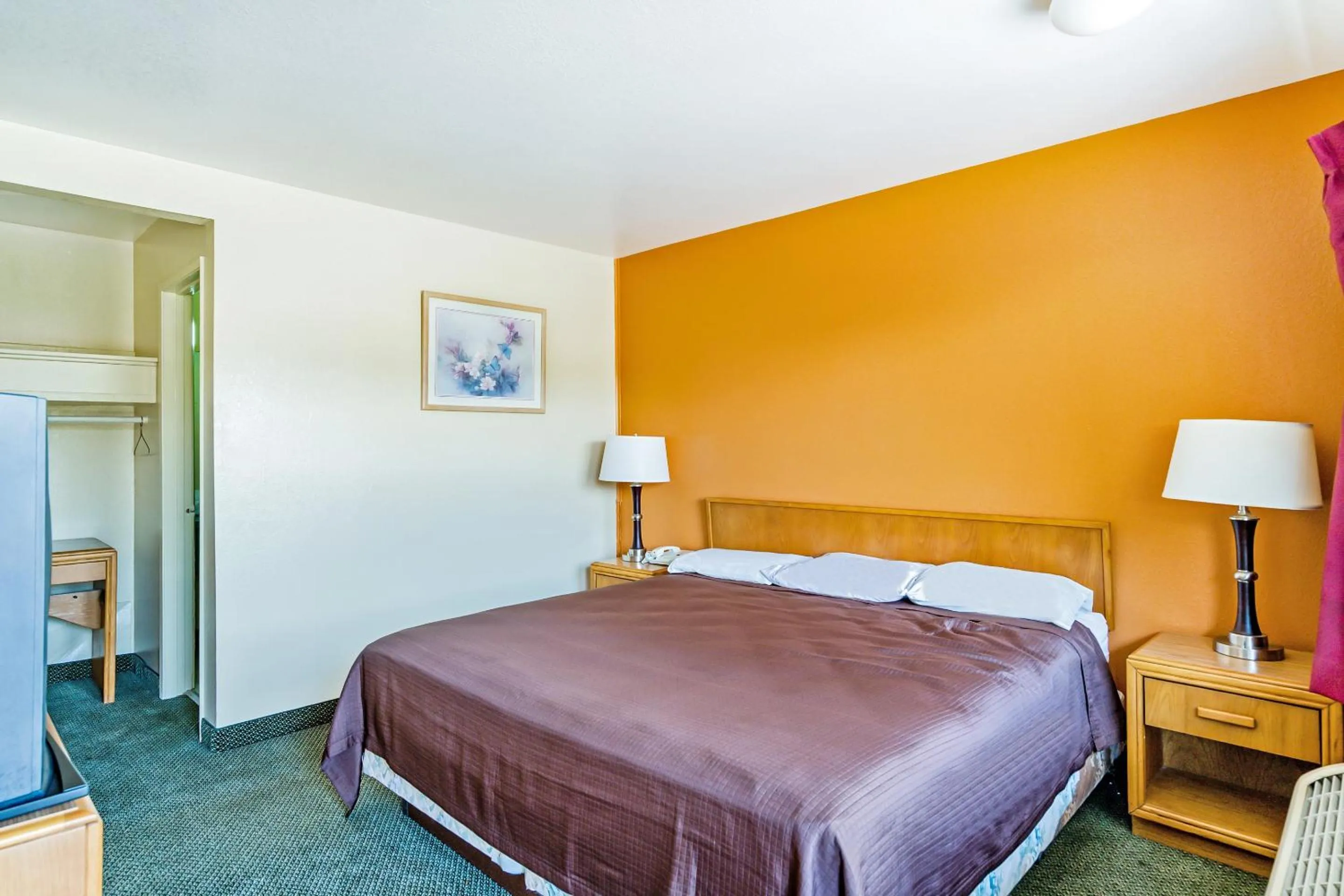 Bedroom, Bed in OYO Hotel Shreveport Airport North