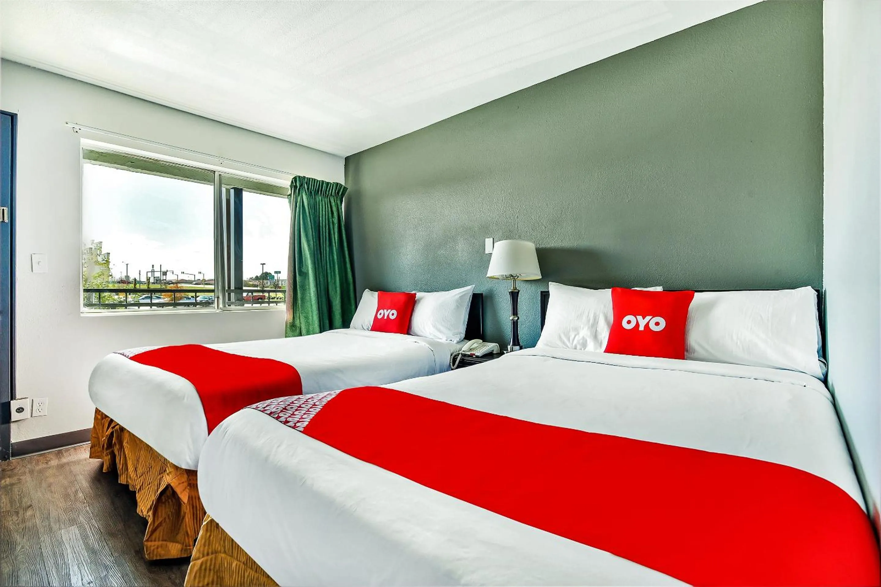 Bedroom, Bed in OYO Hotel Shreveport Airport North