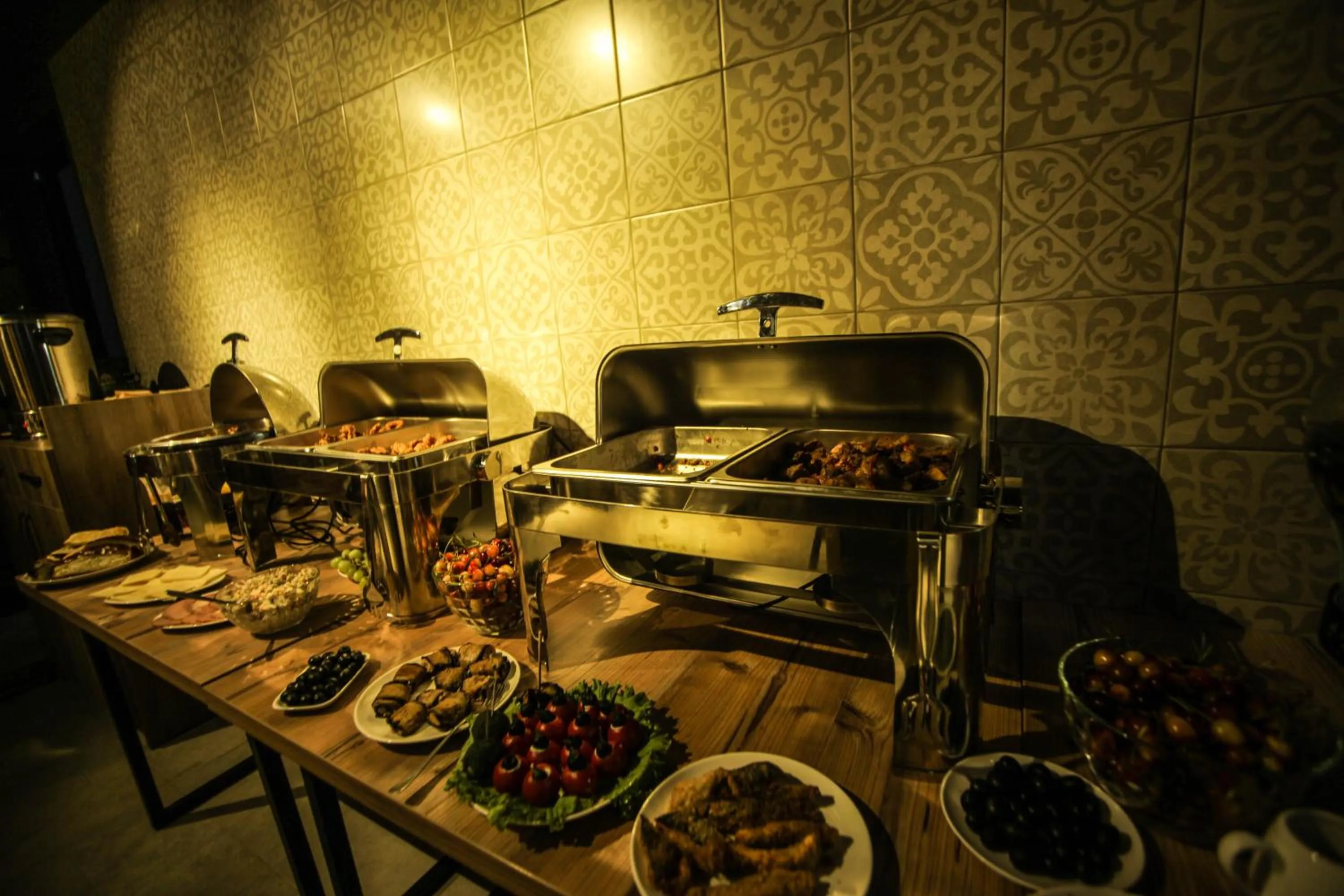 Breakfast in Borjomi UnderWood